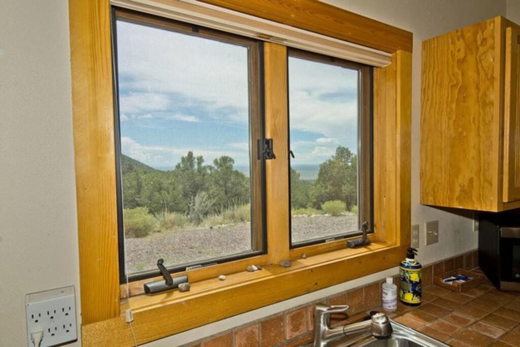 Lovely Home in Crestone (Great Views!)