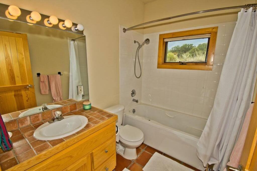 Lovely Home in Crestone (Great Views!)