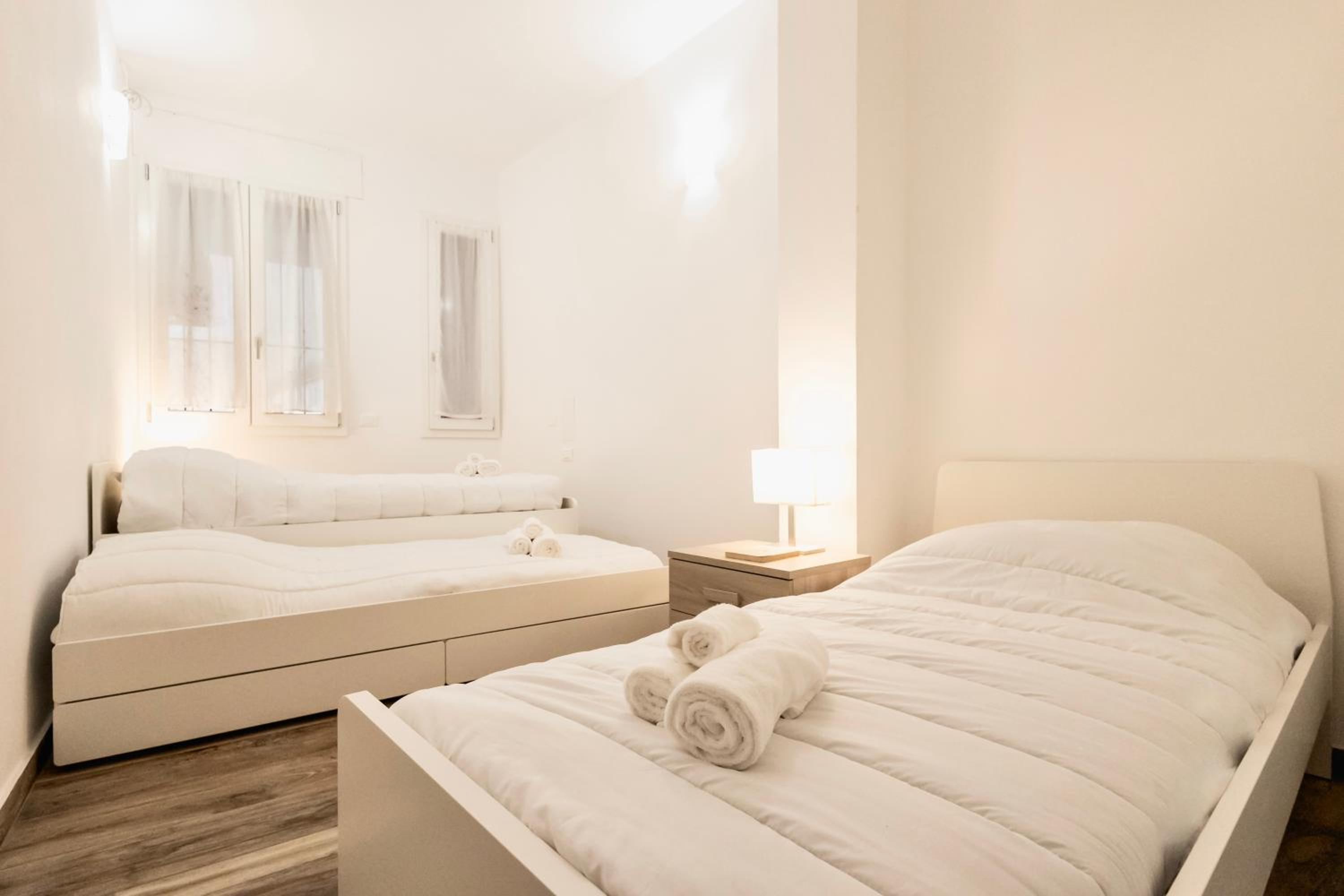 Divine DANTE's Apartment photo 4