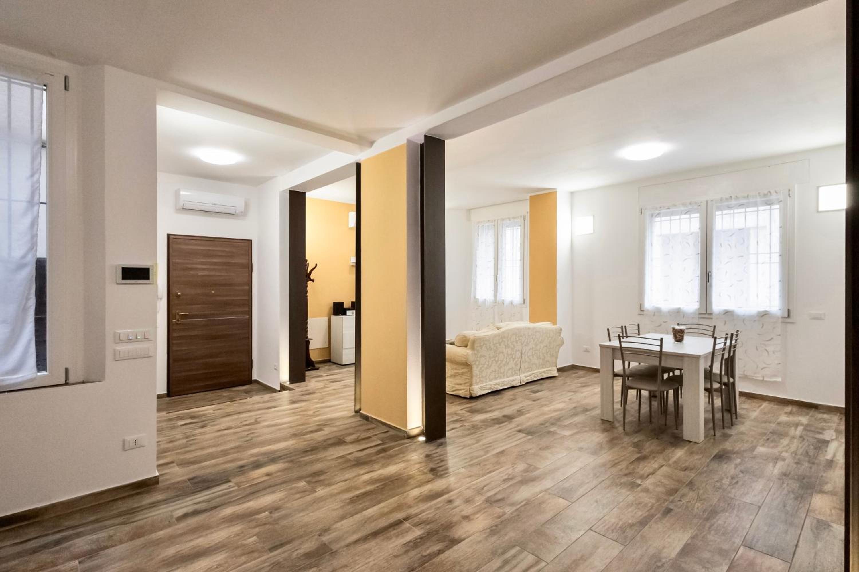 Divine DANTE's Apartment photo 3