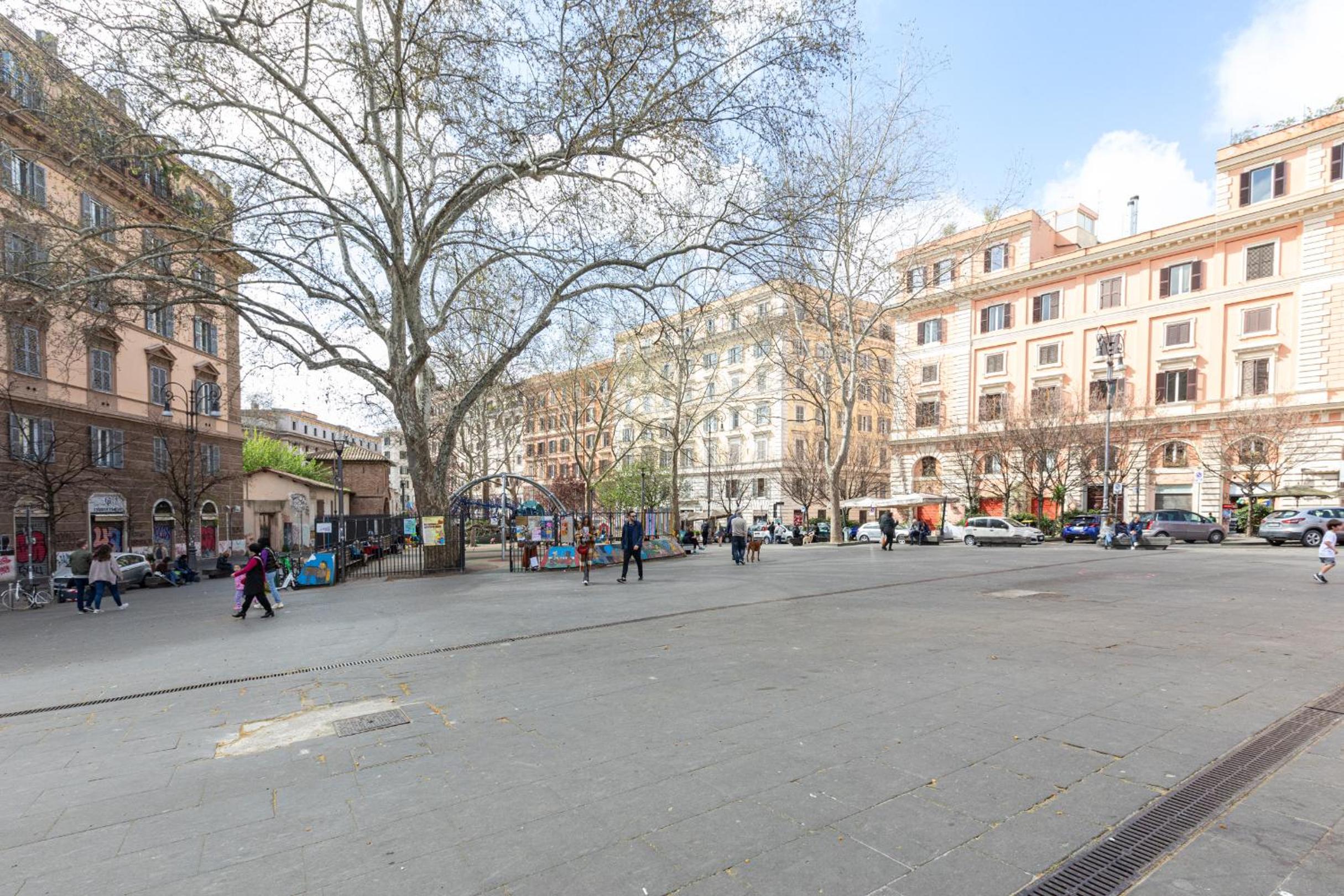 Trastevere Exclusive Three Bedroom Apartment