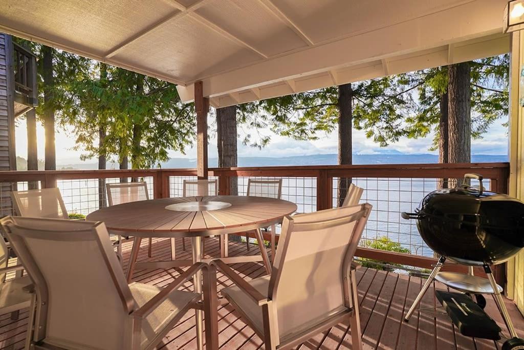 Fairyland Cottage, Waterfront, Beach, Kayak, Hot tub view 4