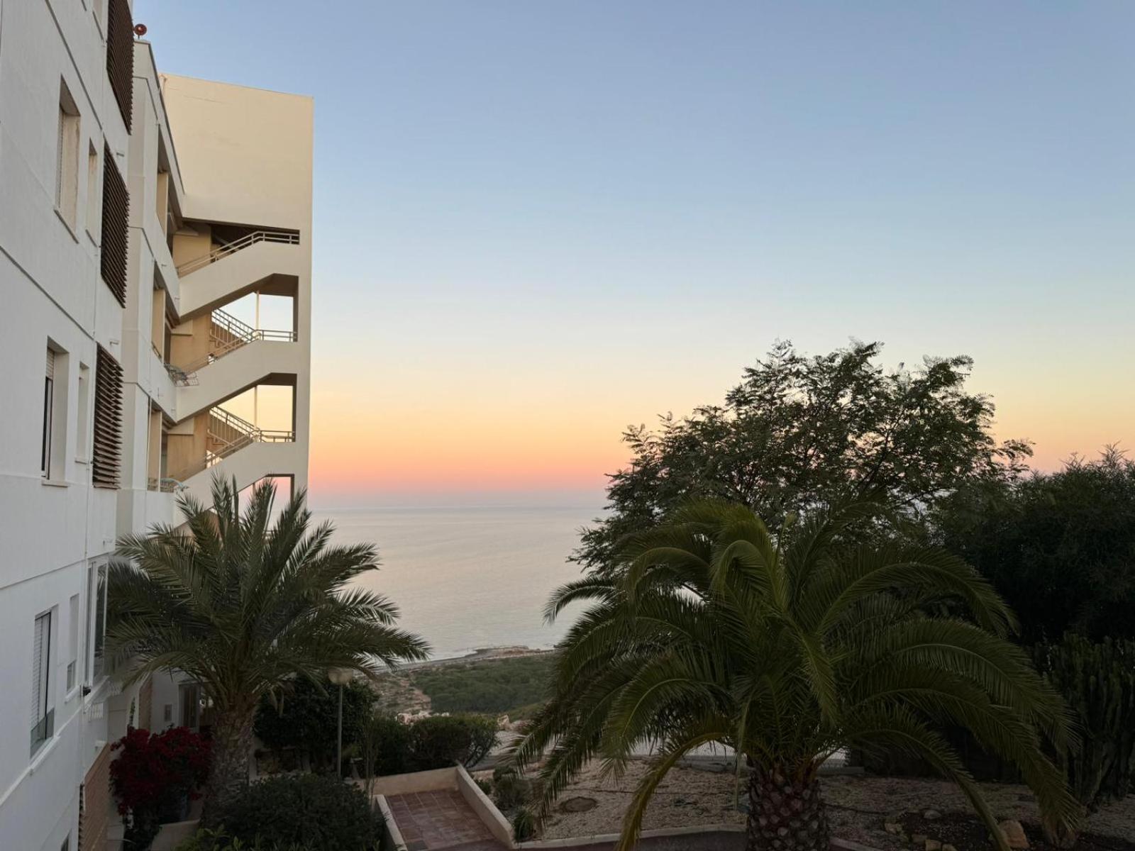 Stylish Seaview Apartment