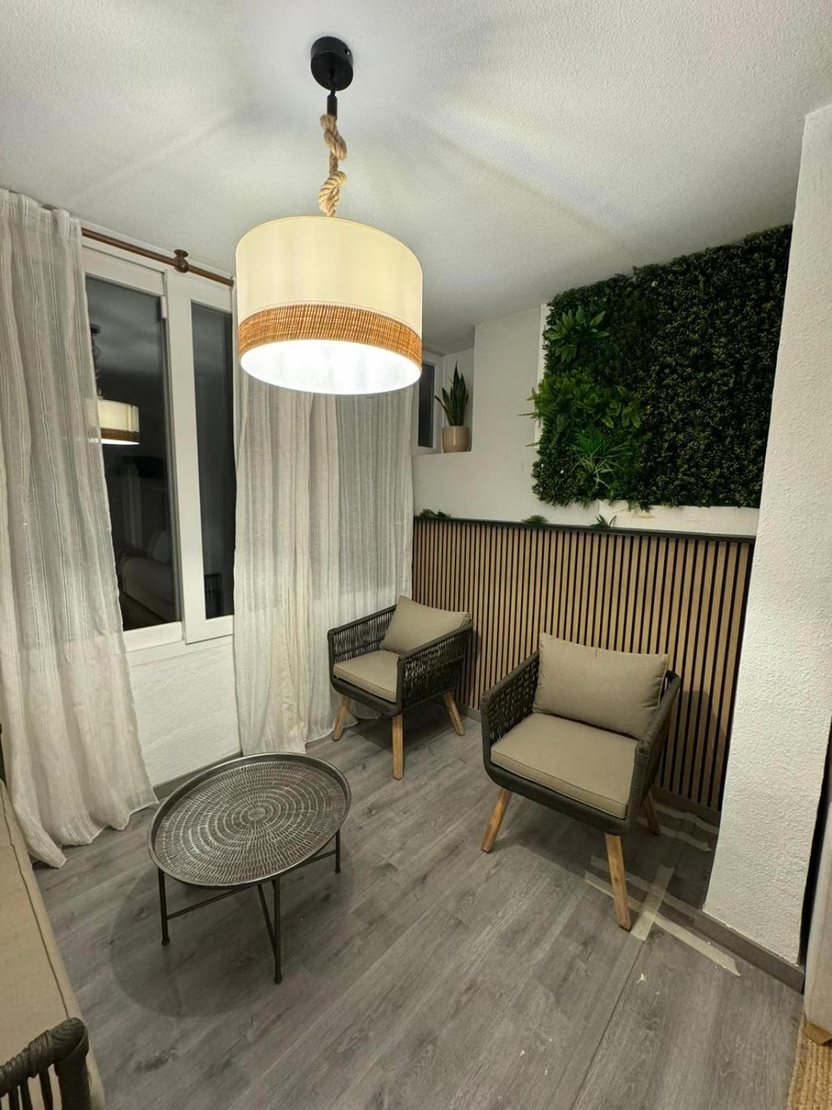 Stylish Seaview Apartment