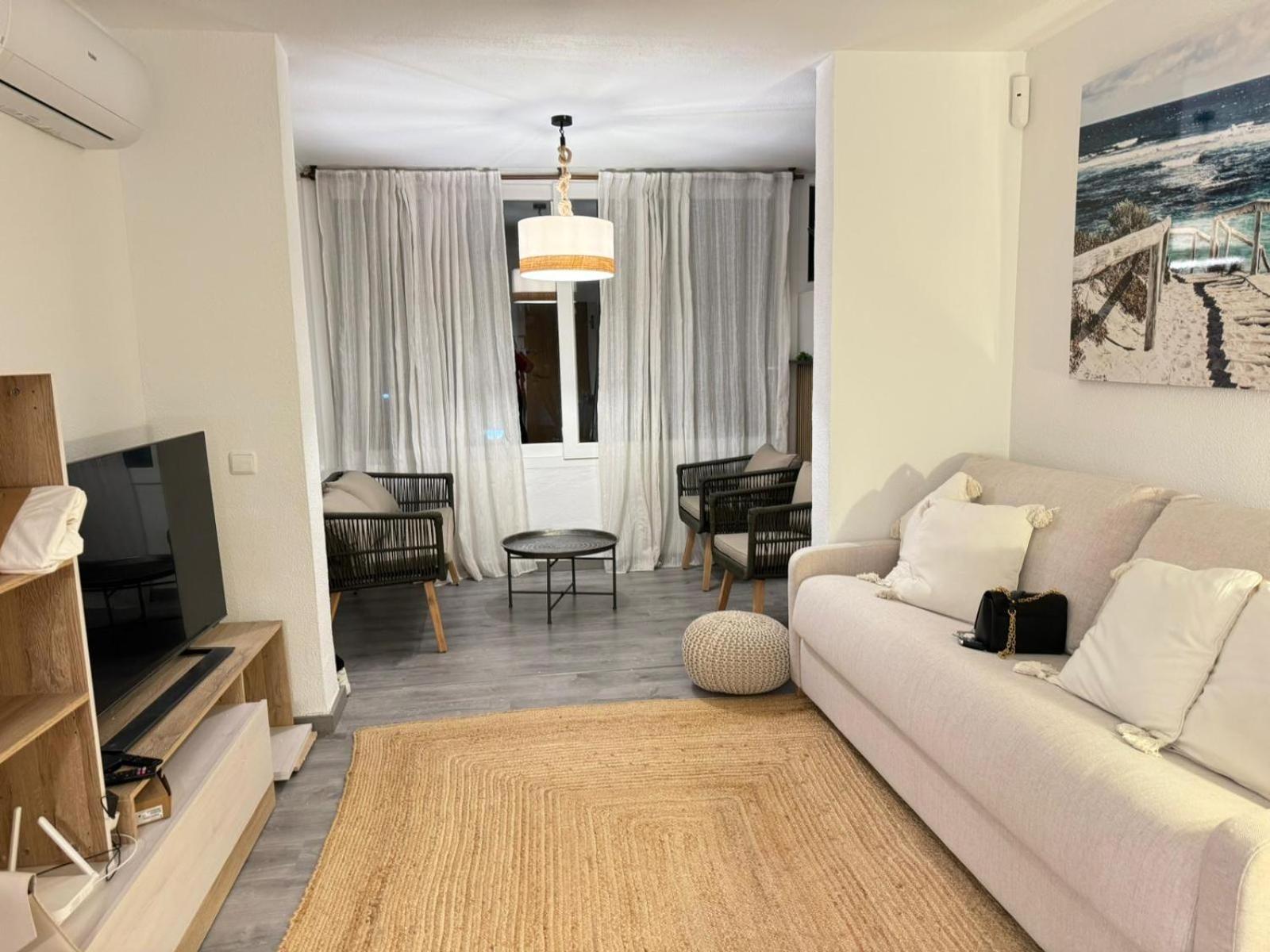 Stylish Seaview Apartment