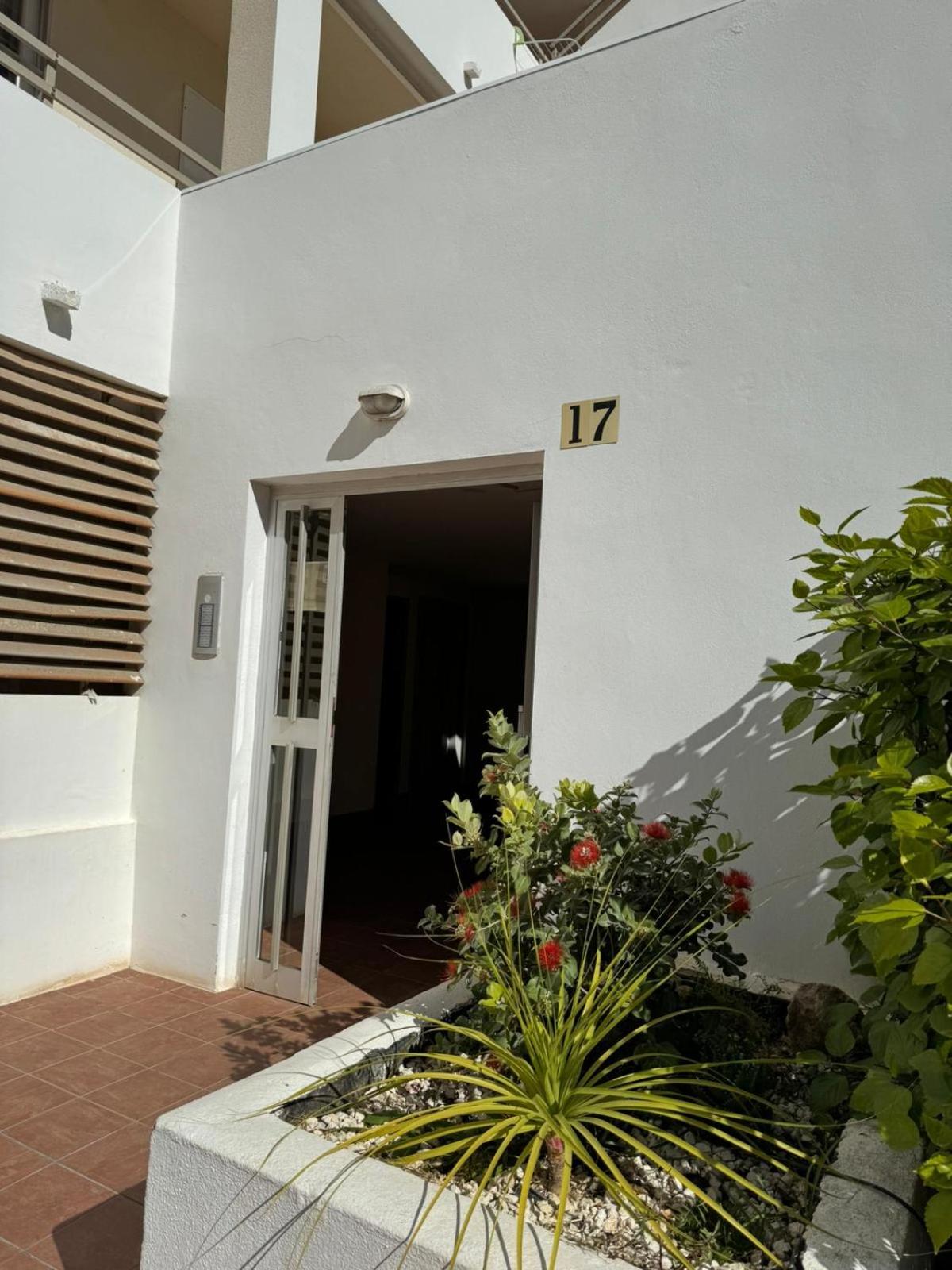 Stylish Seaview Apartment