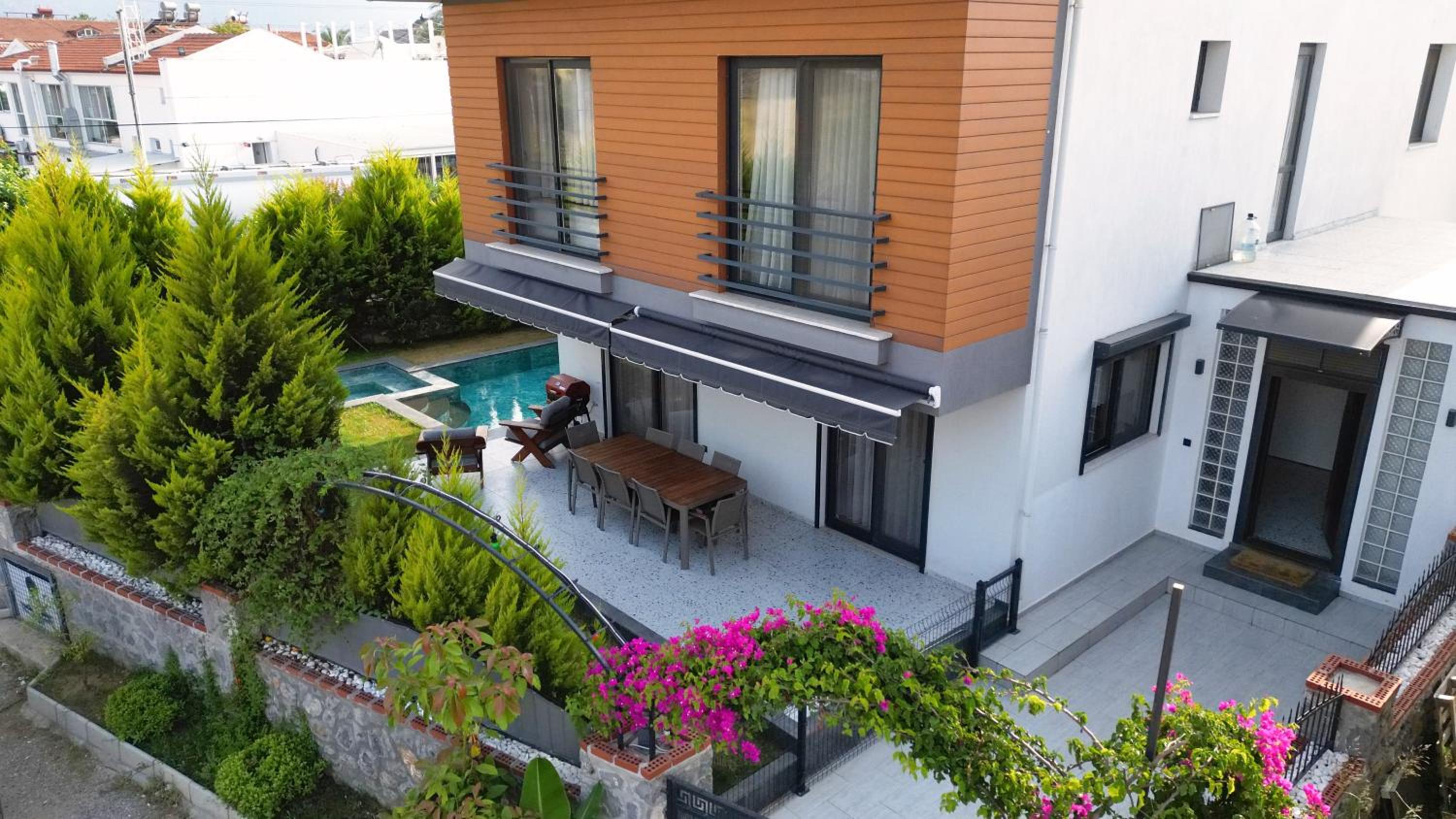 Hotel Casa Oliva City 3 with Sauna Jakuzzi Pool & BBQ - Image 1