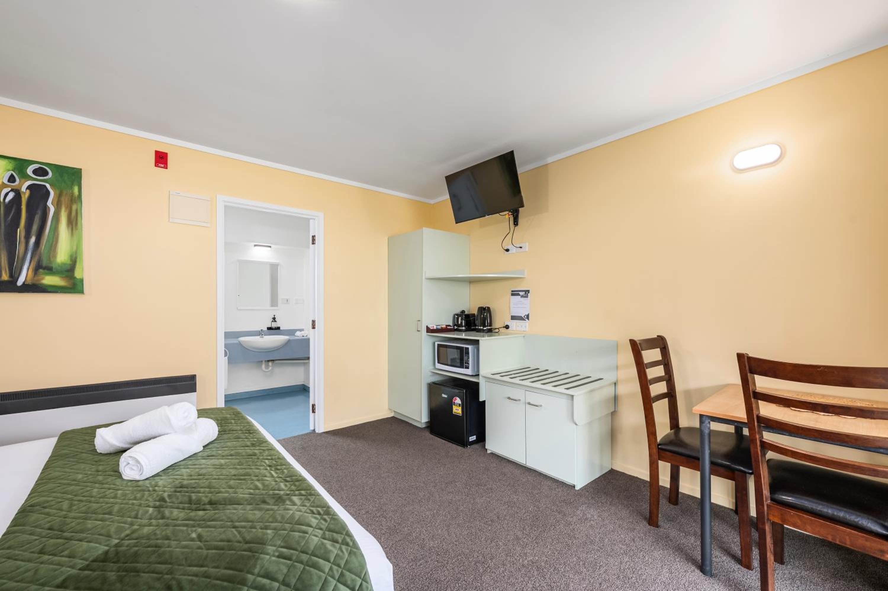 Fenton Court Motel