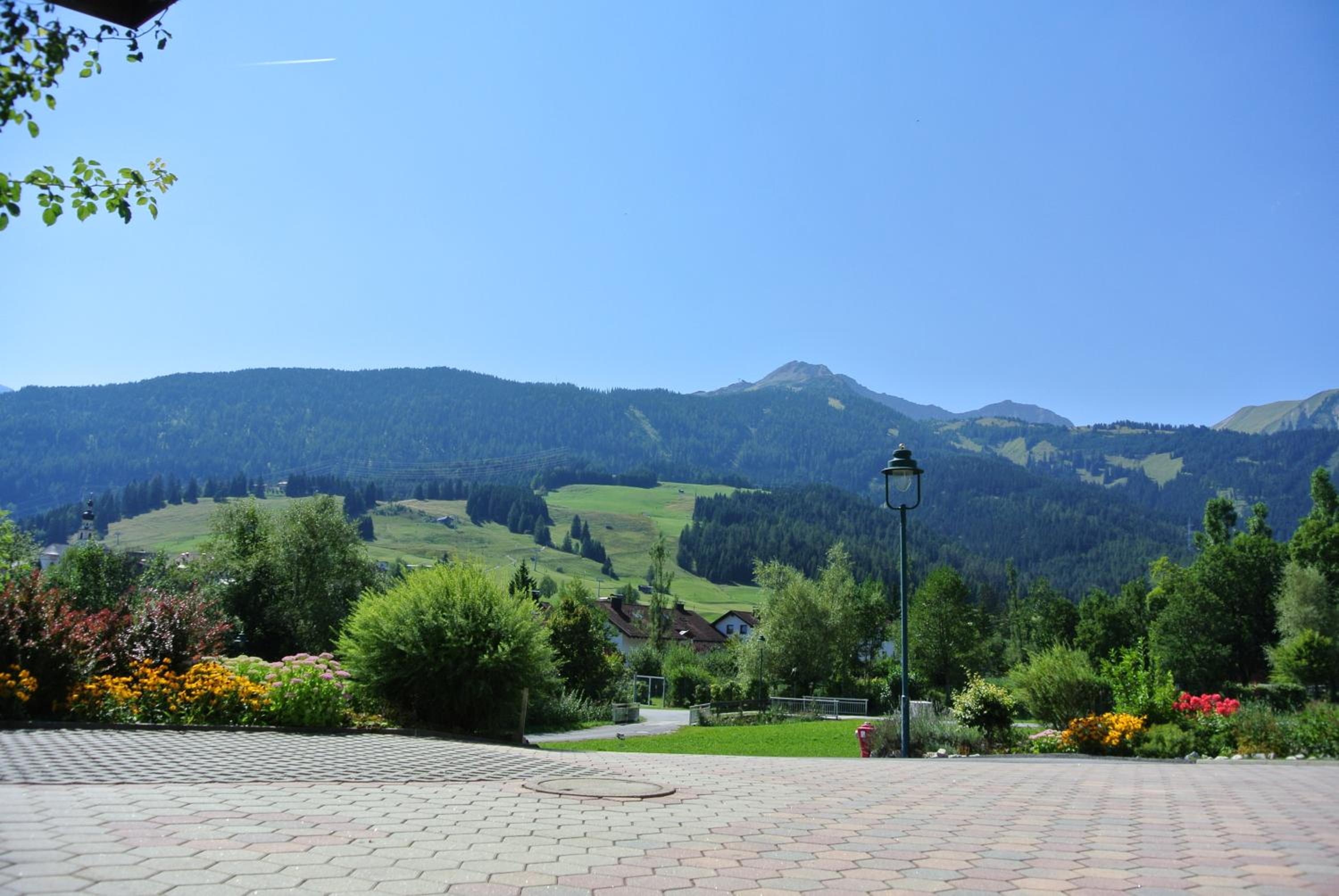 Photo 33