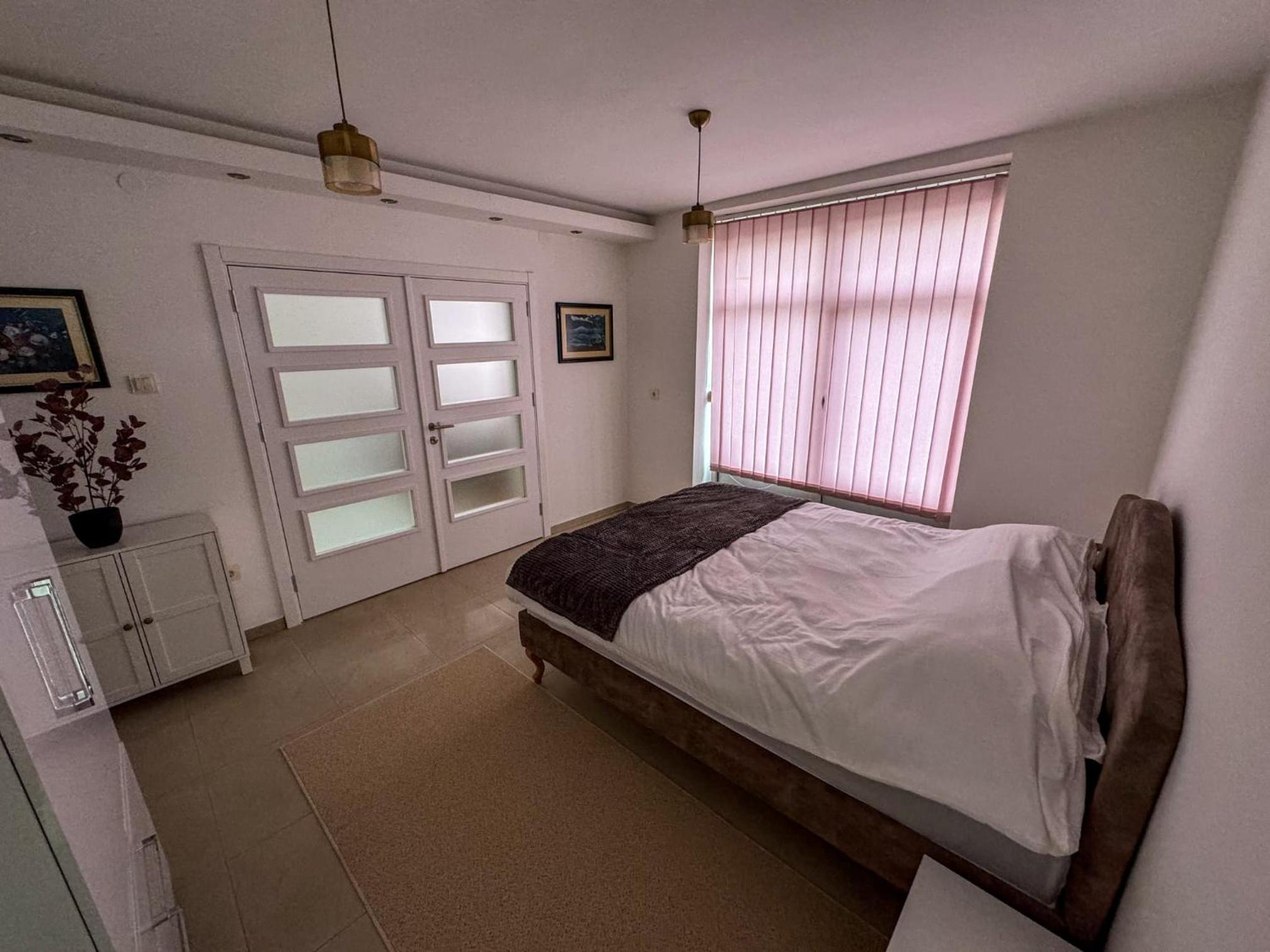Mirror Apartment