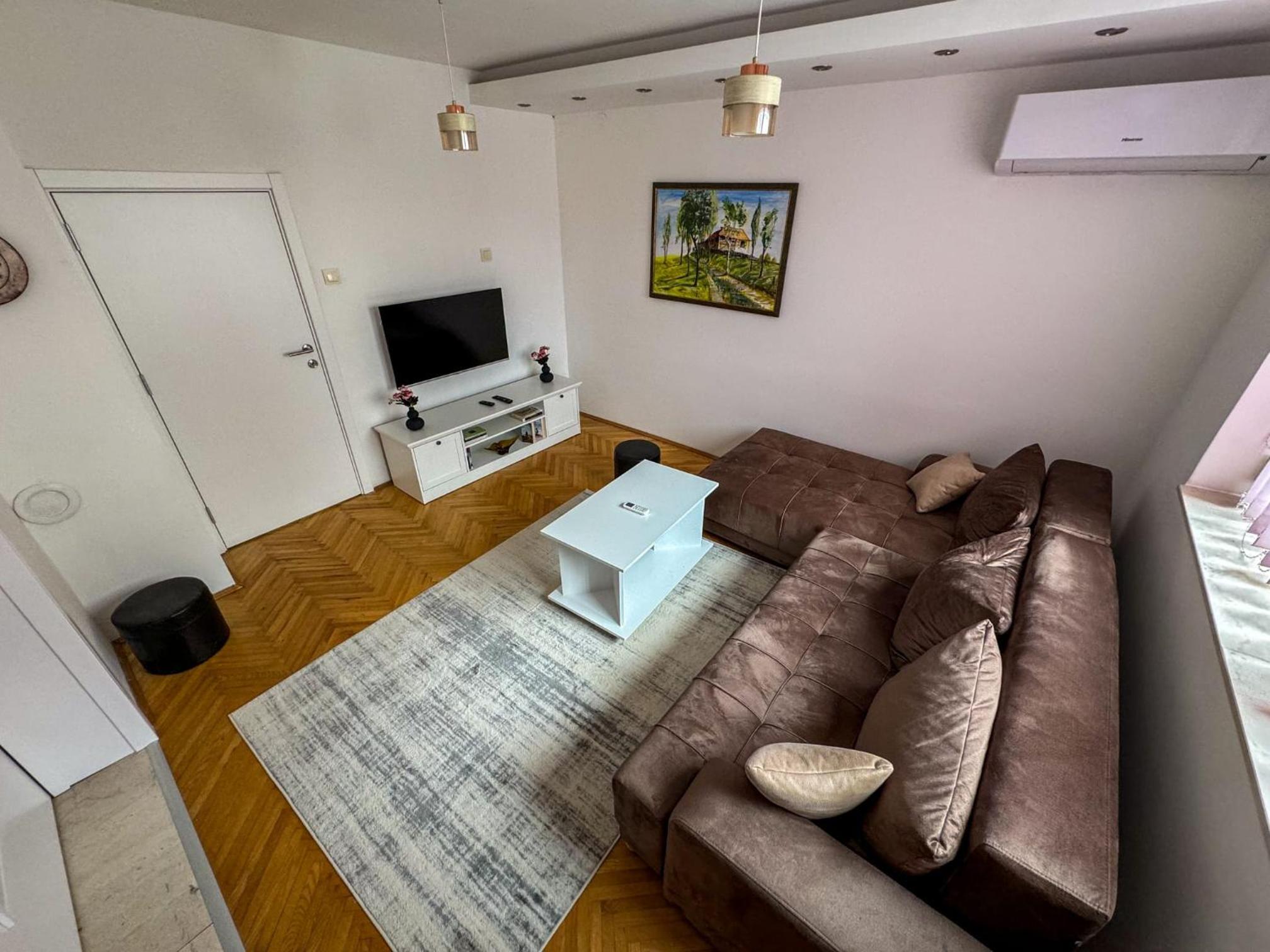 Mirror Apartment