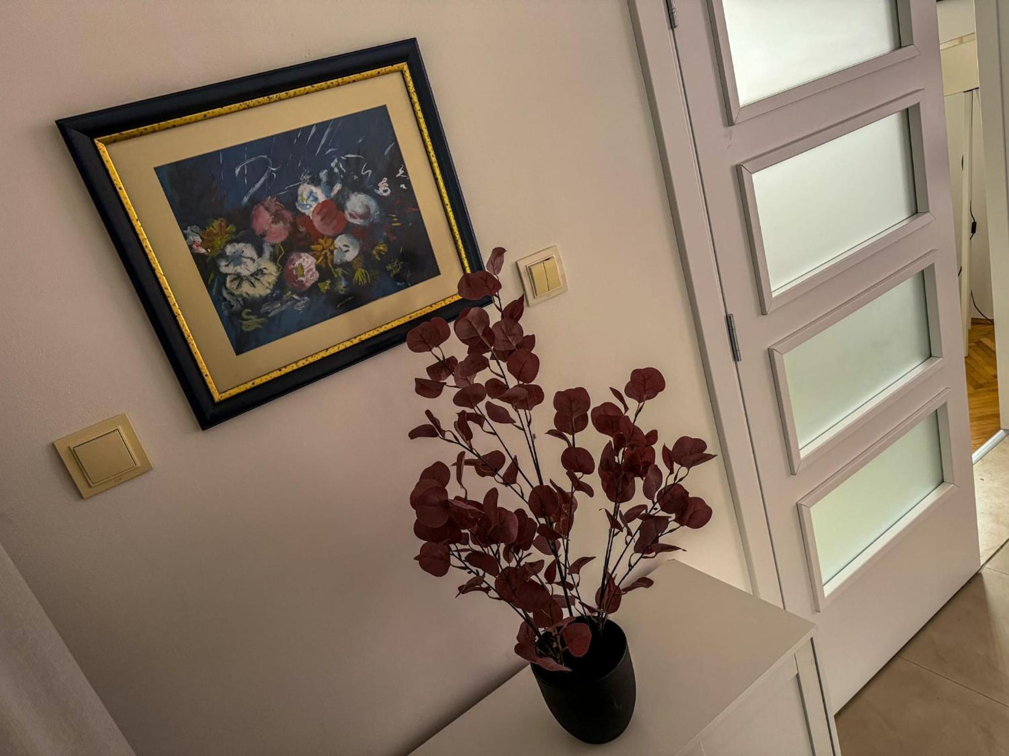Mirror Apartment