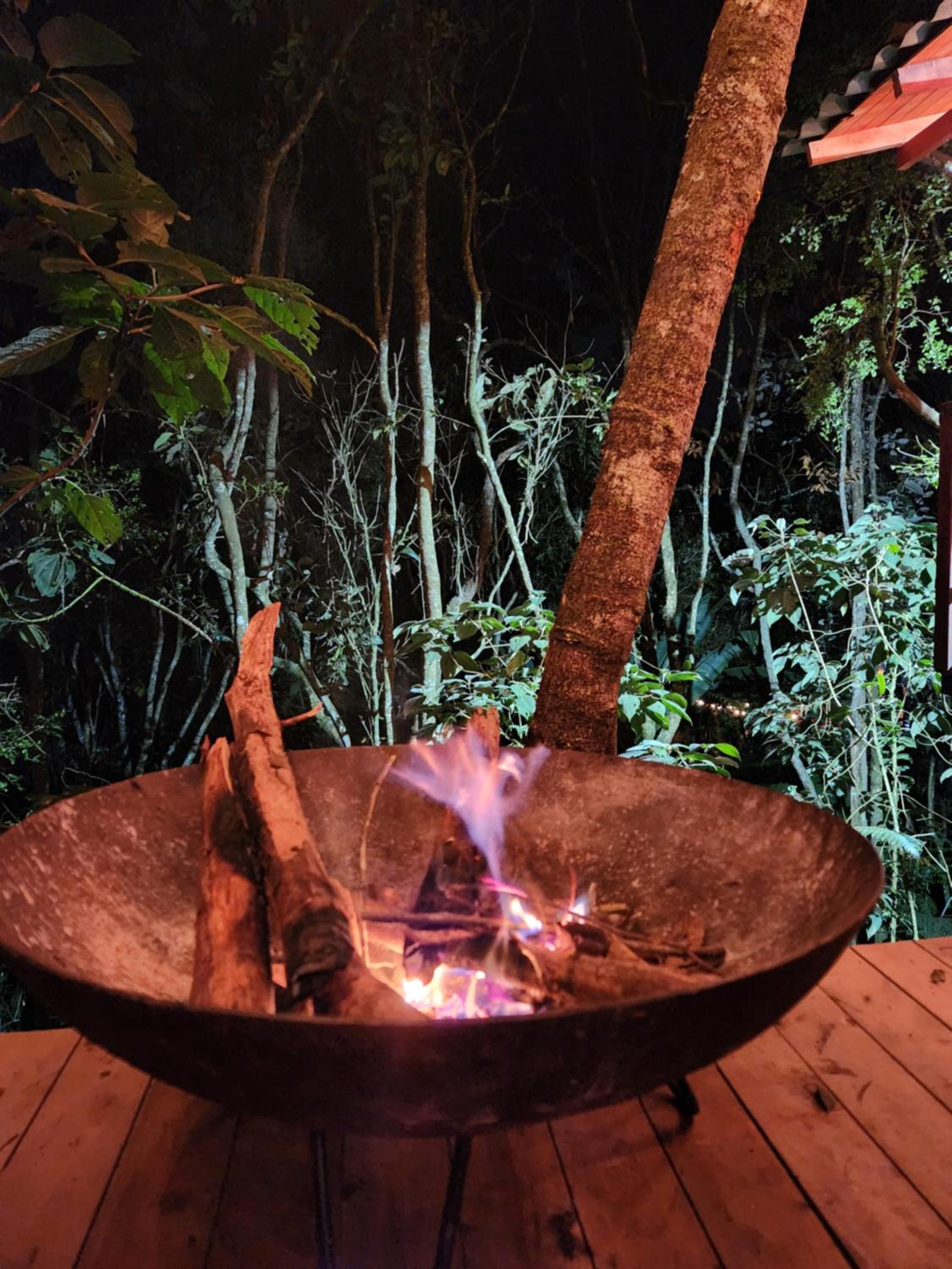 Cabaña en Medio del Bosque con Jacuzzi - Santa Elena