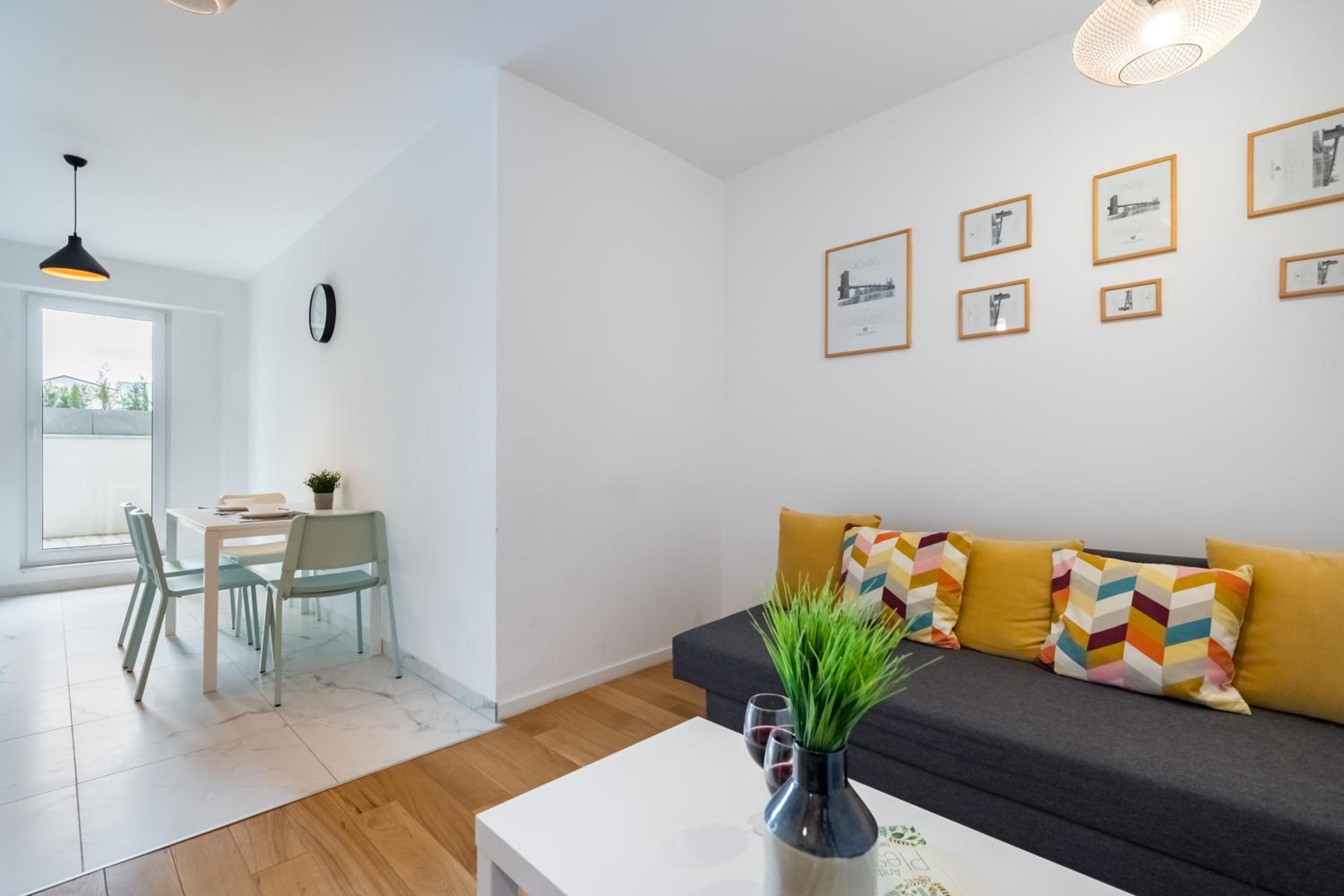 Papini's Modern Apartment in Aviatiei - Large Sunny Terrace view 3