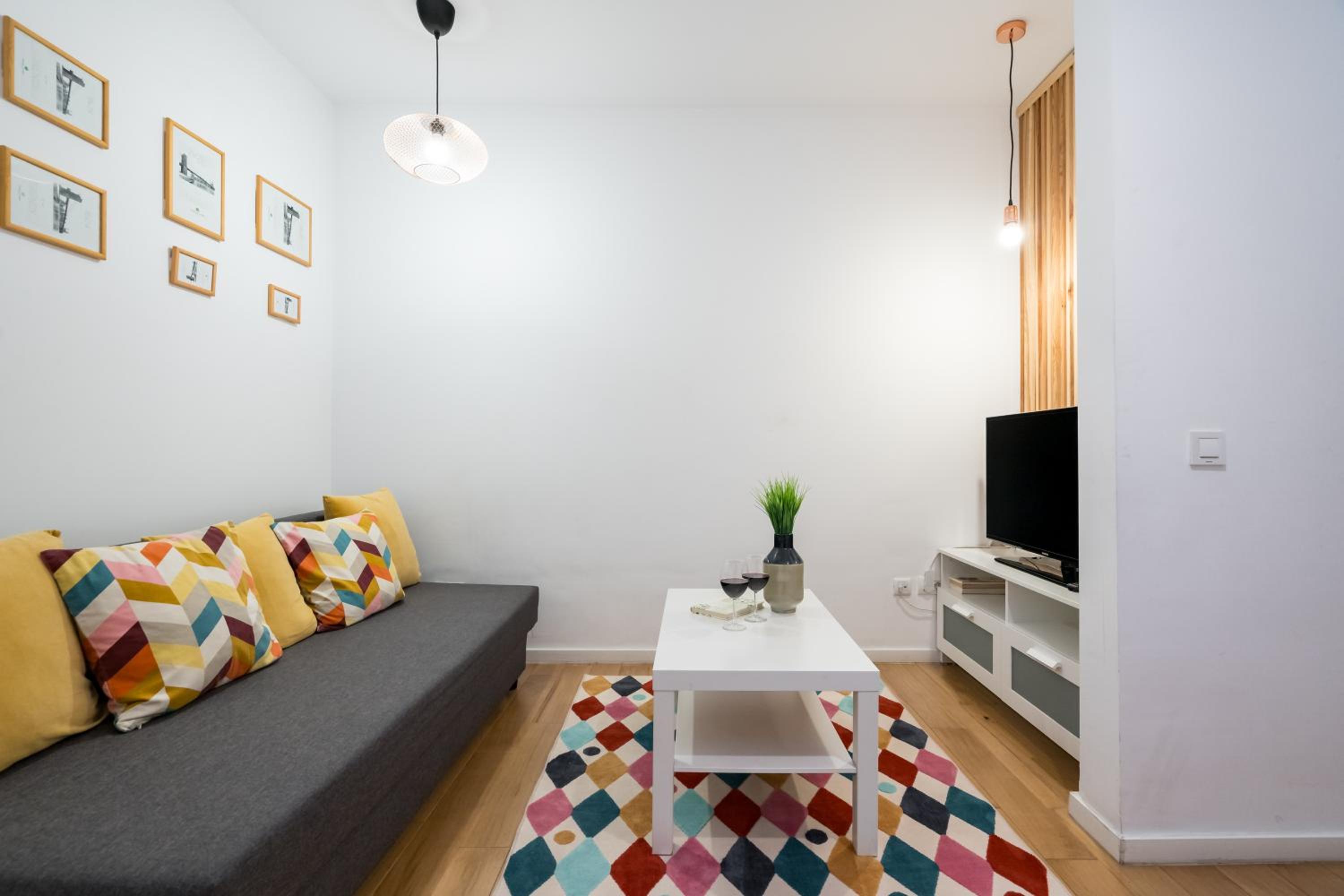 Papini's Modern Apartment in Aviatiei - Large Sunny Terrace view 2