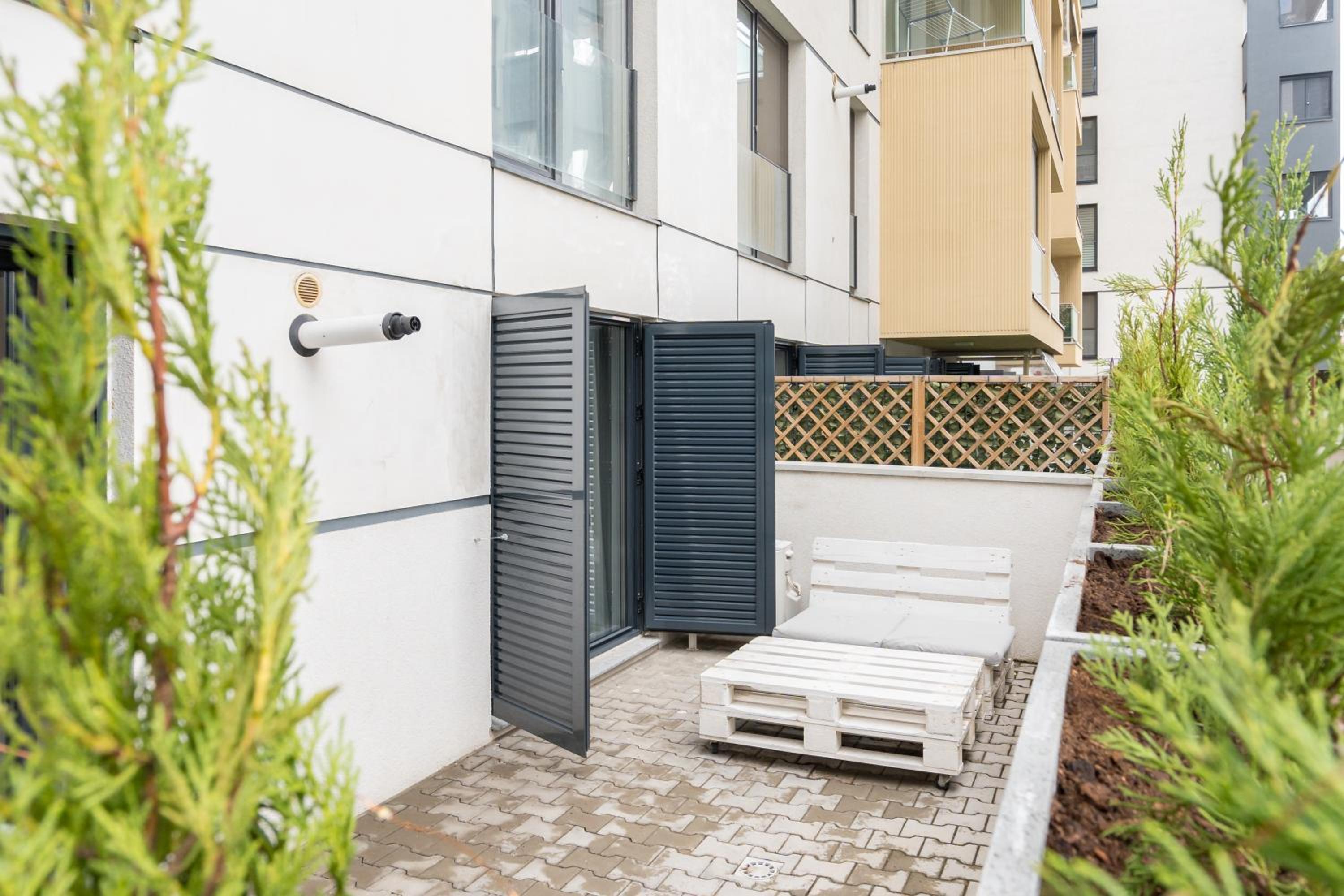 Papini's Modern Apartment in Aviatiei - Large Sunny Terrace view 5