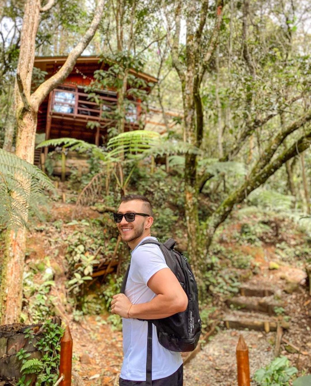 Cabaña en Medio del Bosque con Jacuzzi - Santa Elena