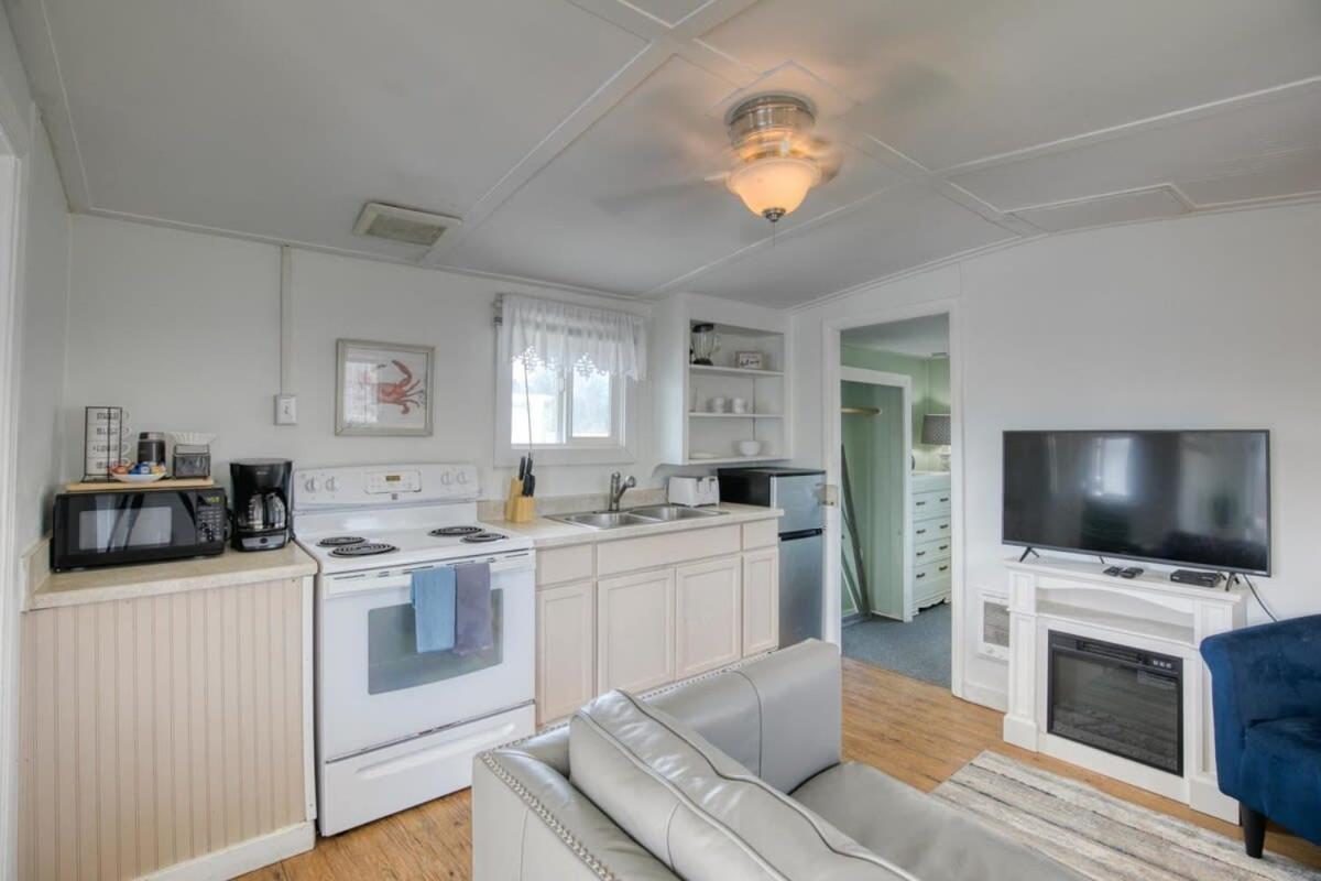 Seascapes Cottage 1-Bed by the Sea w fireplace view 3