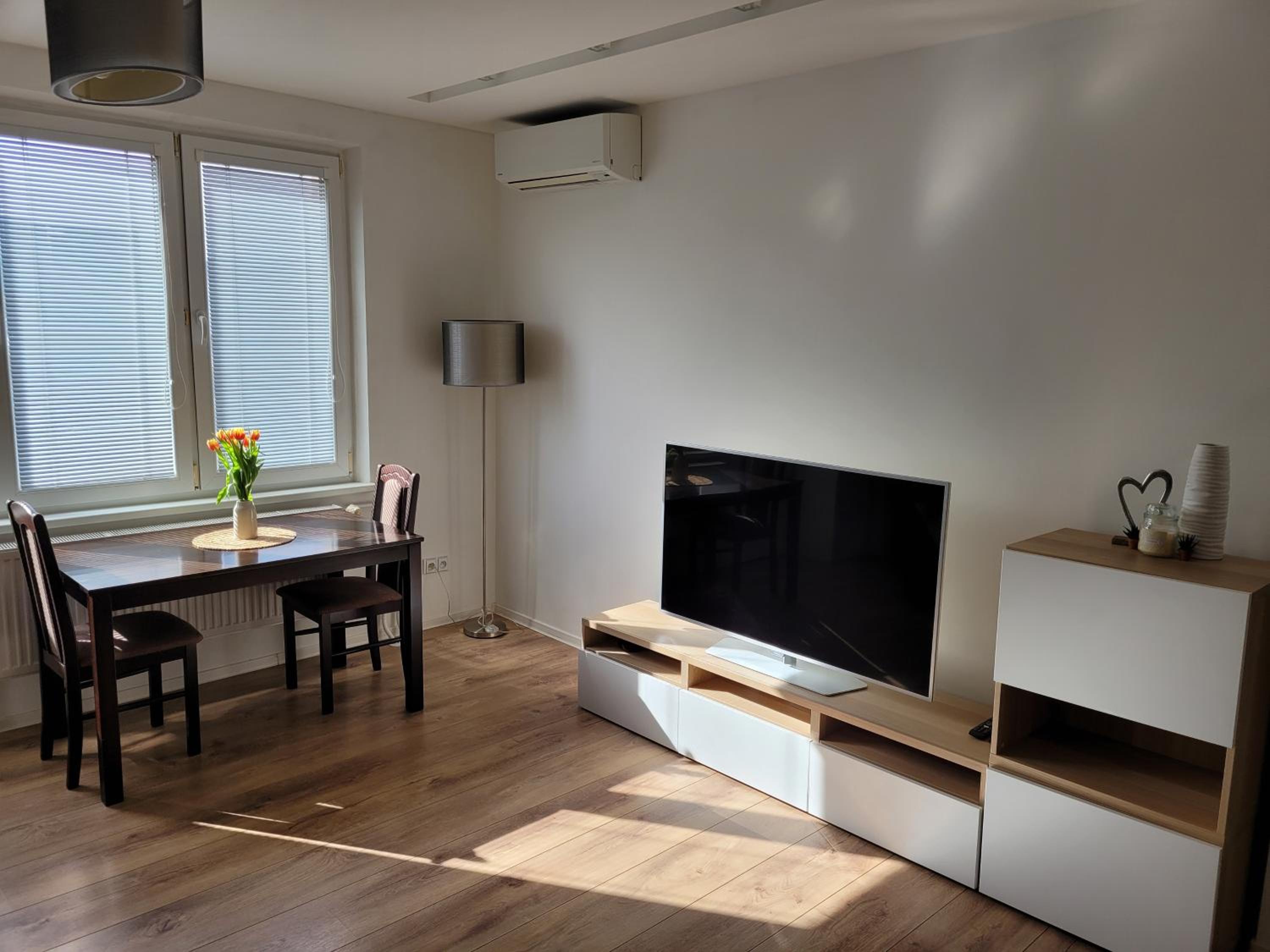 Cozy & quiet apartment in wider center view 4