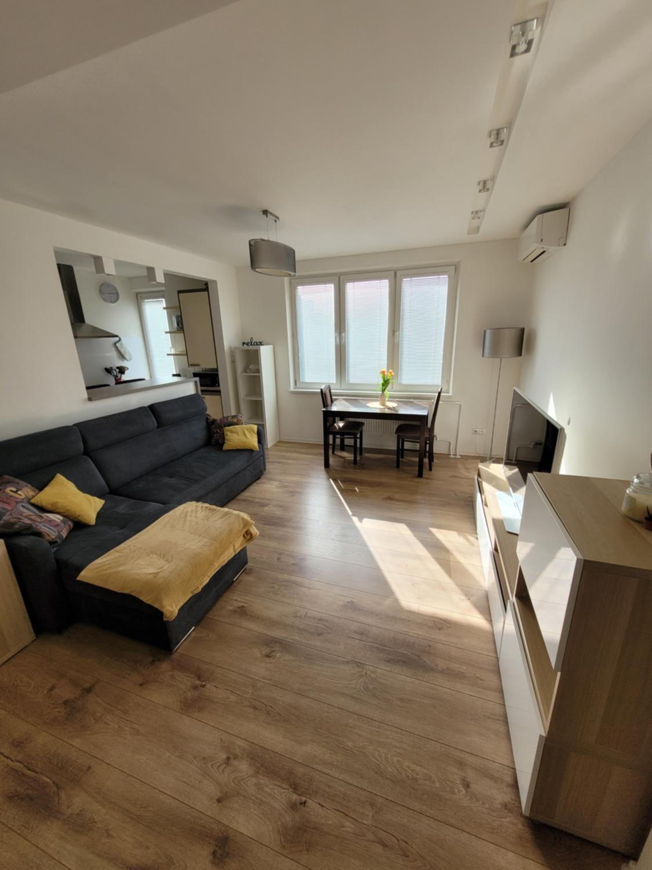 Cozy & quiet apartment in wider center view 3