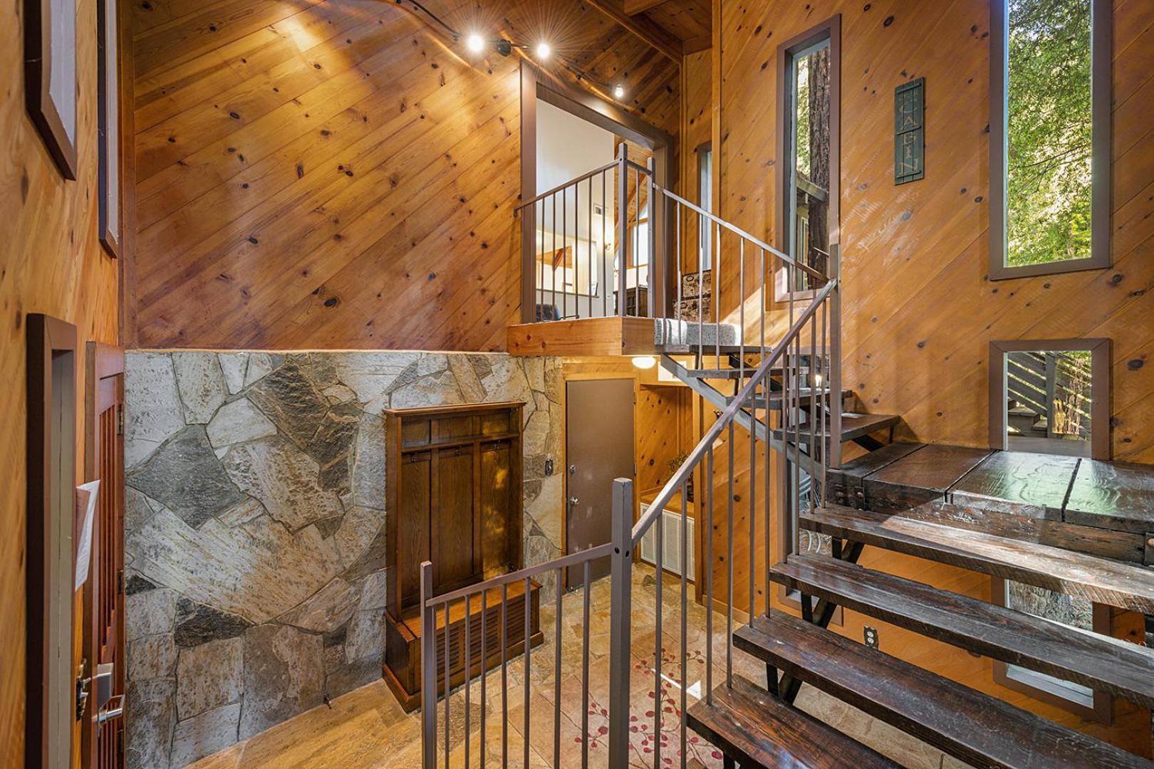 Creekside Lodge