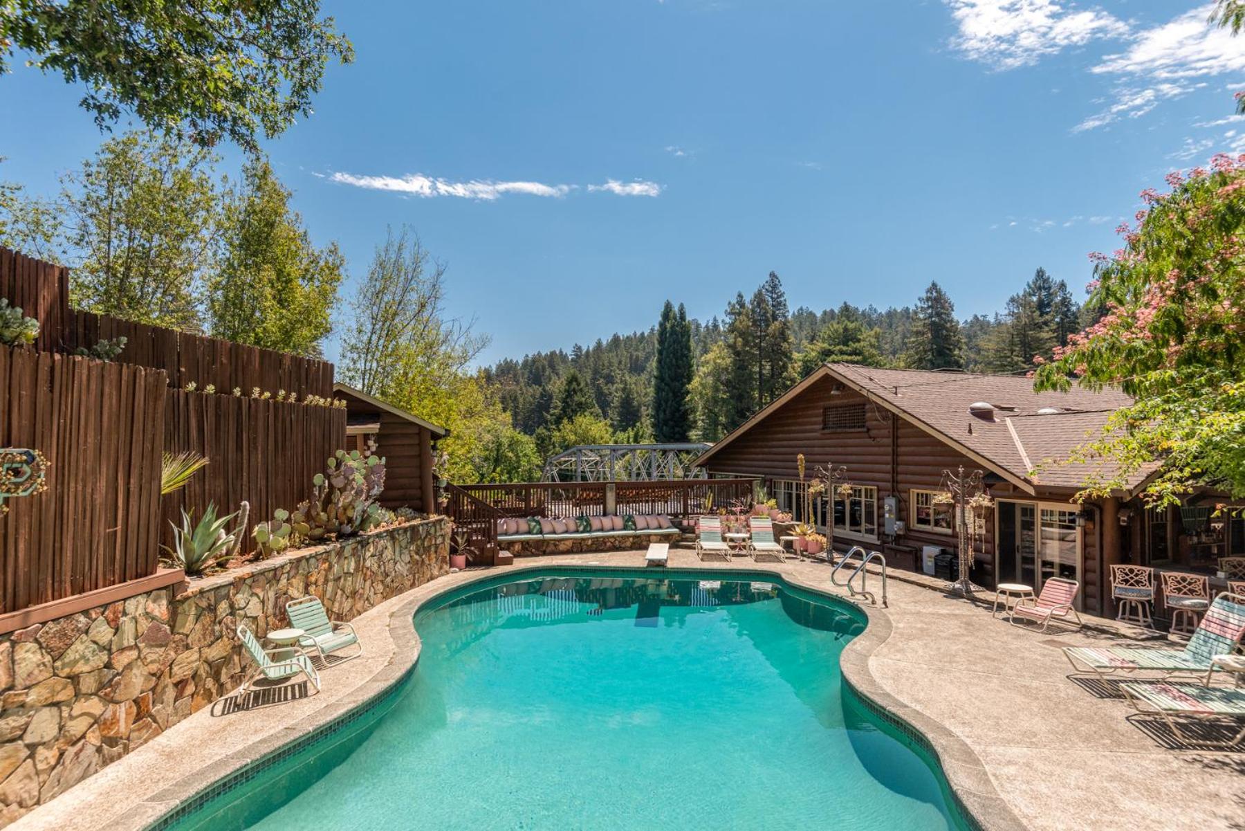 Rocktop Lodge view 5