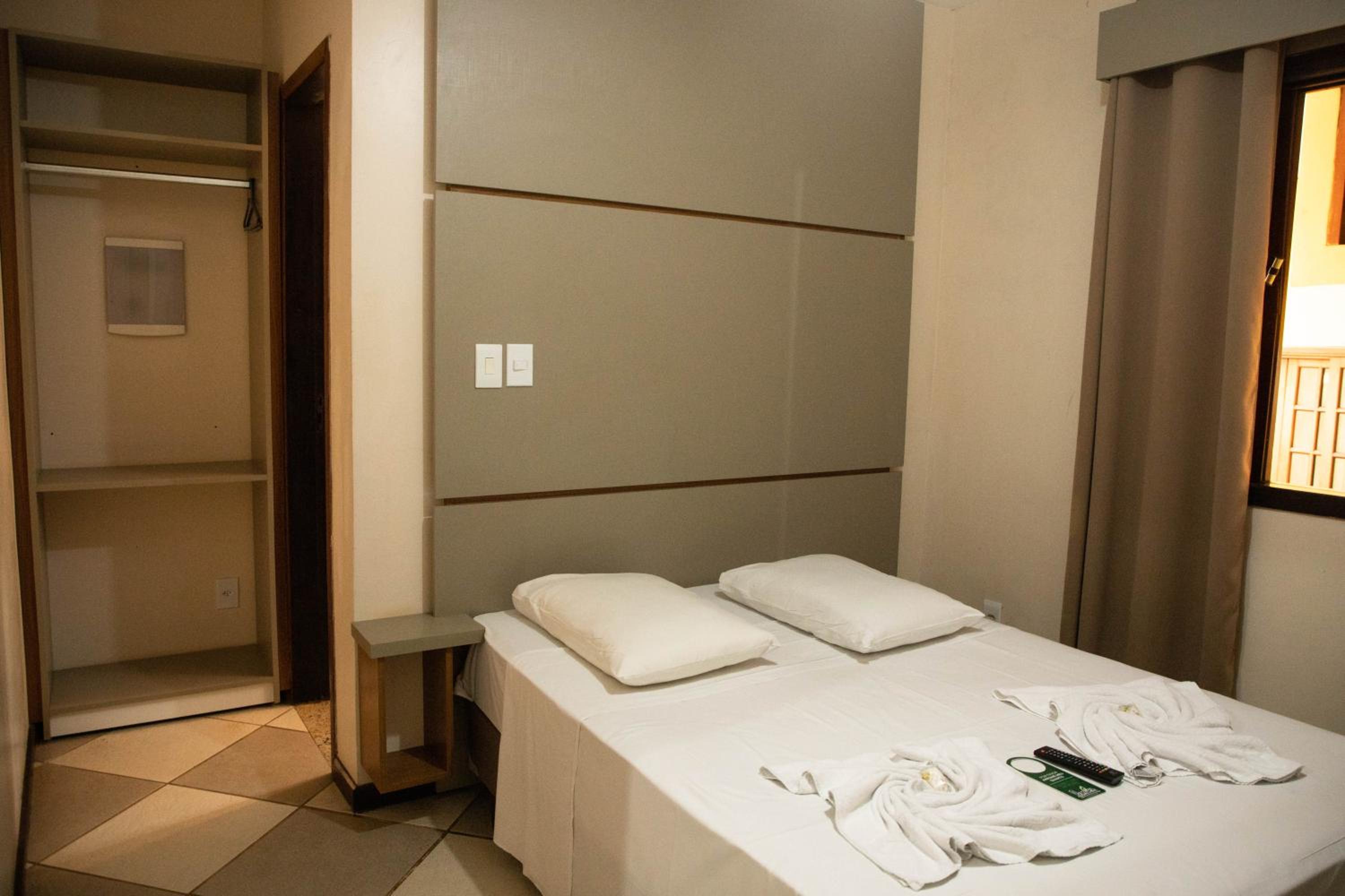 Lonier Praia Inn Flats