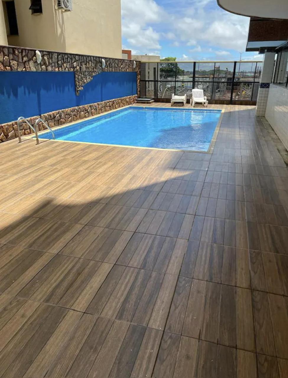 Luxo e conforto à beira-mar em canto nobre da praia