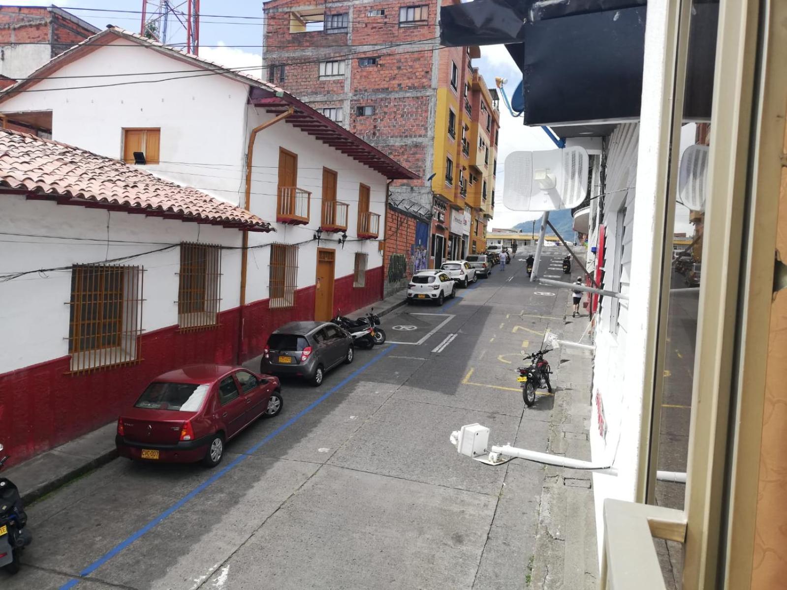 Apartaestudio central con balcón y wifi en Riosucio