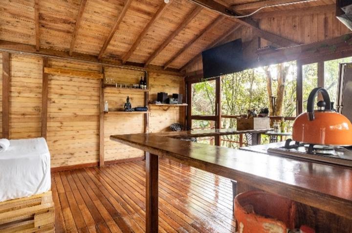 Cabaña en Medio del Bosque con Jacuzzi - Santa Elena