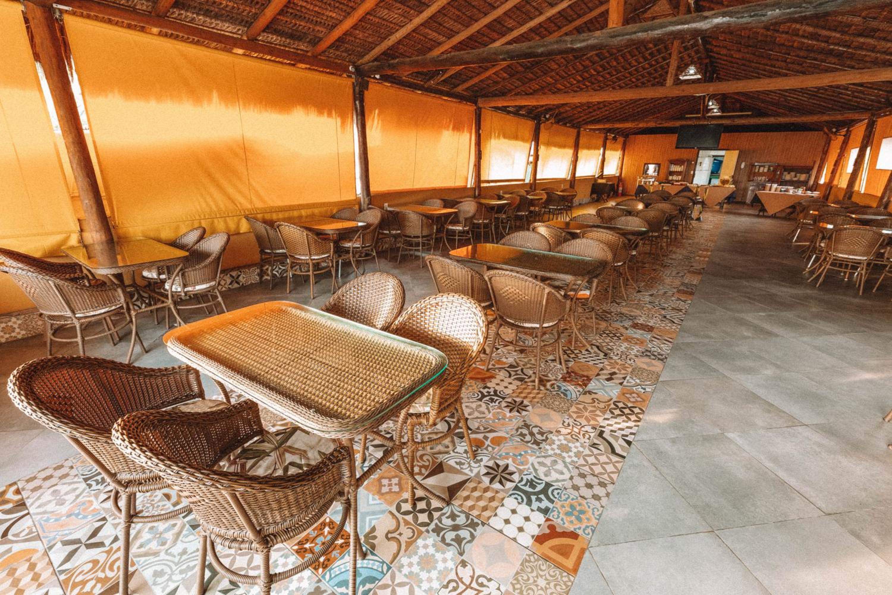 Lonier Praia Inn Flats