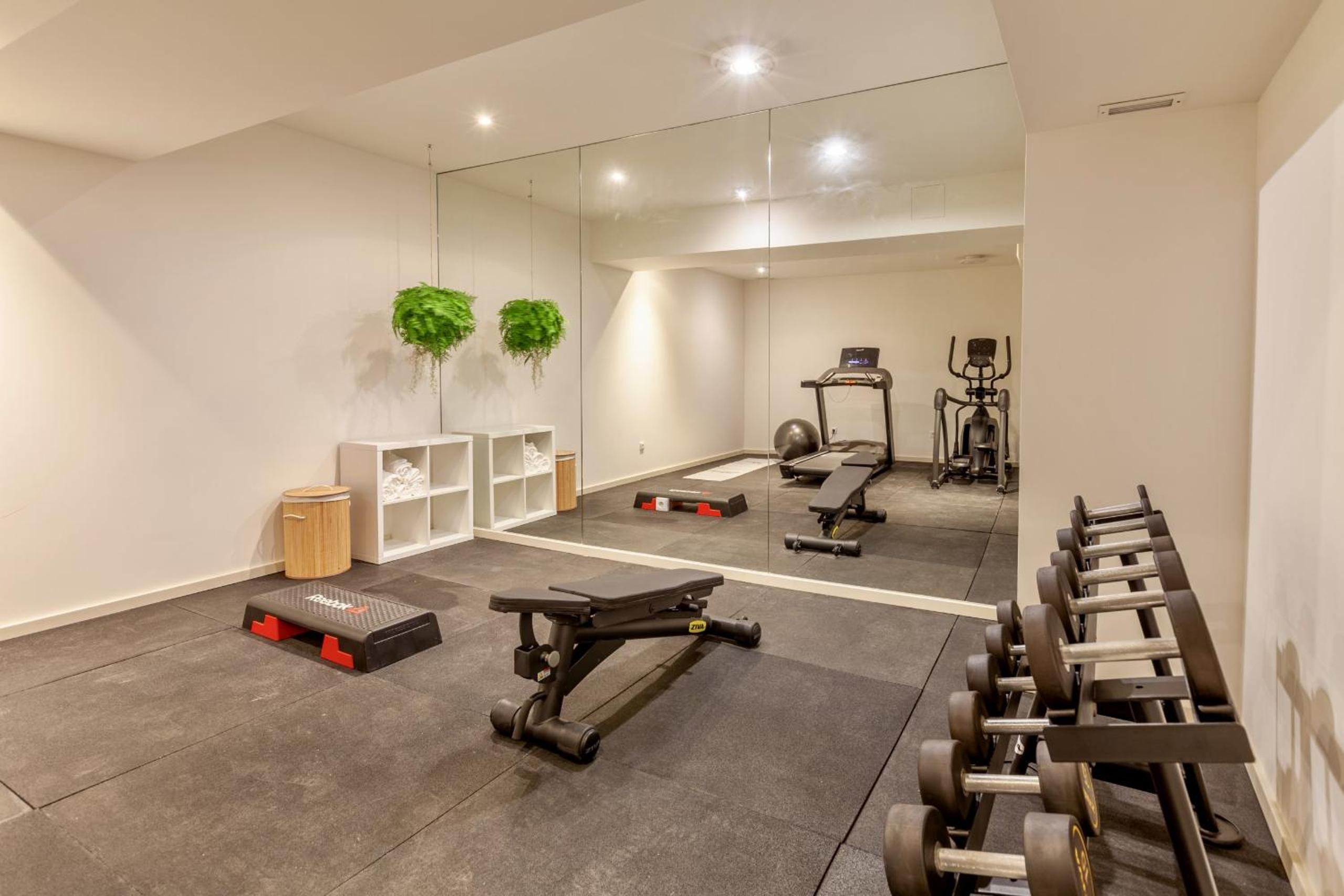 Savvy Signature Apartments