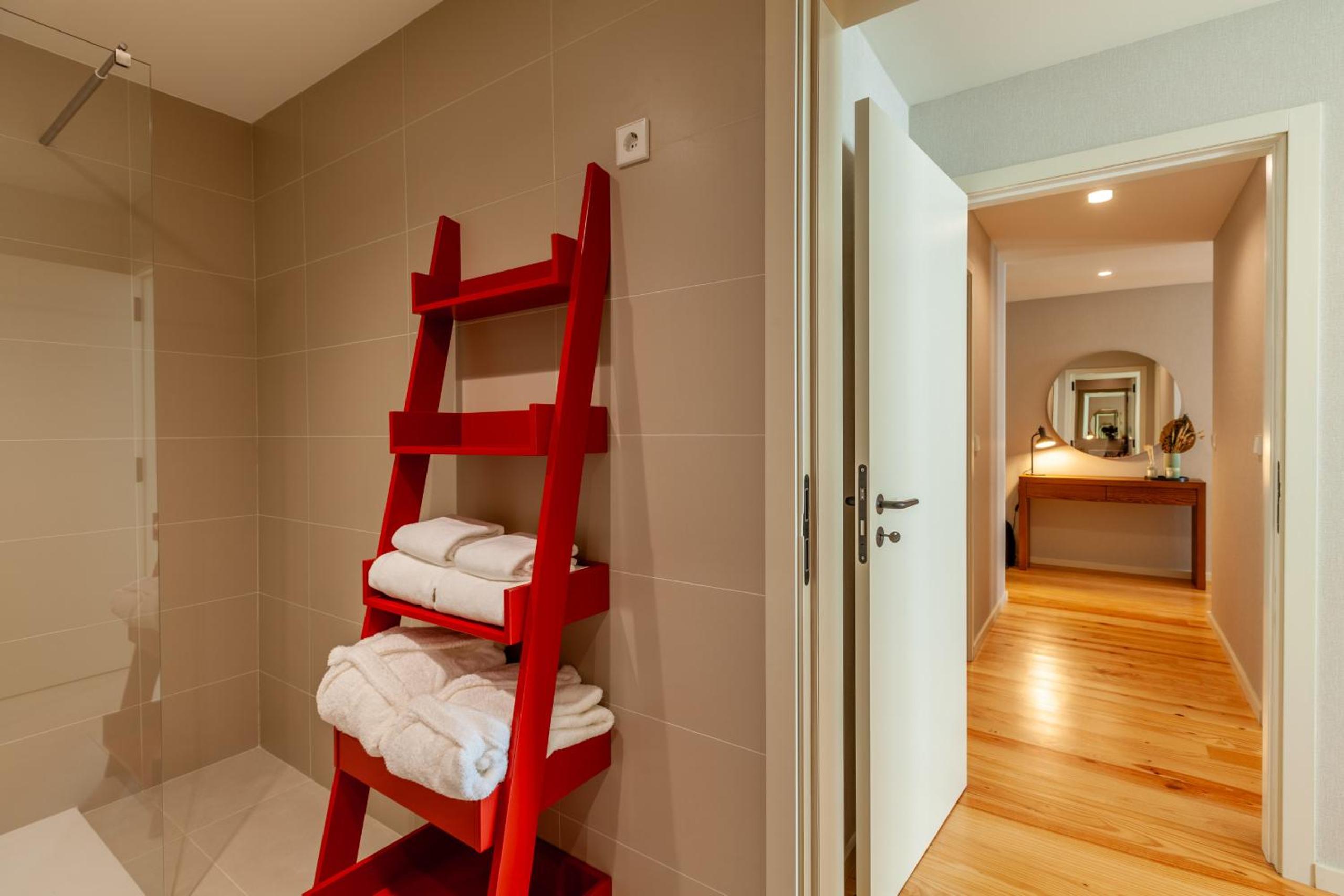 Savvy Signature Apartments