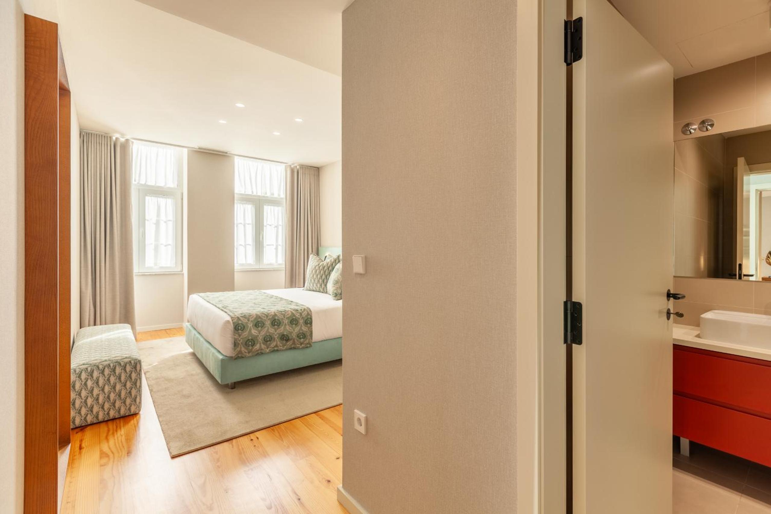 Savvy Signature Apartments