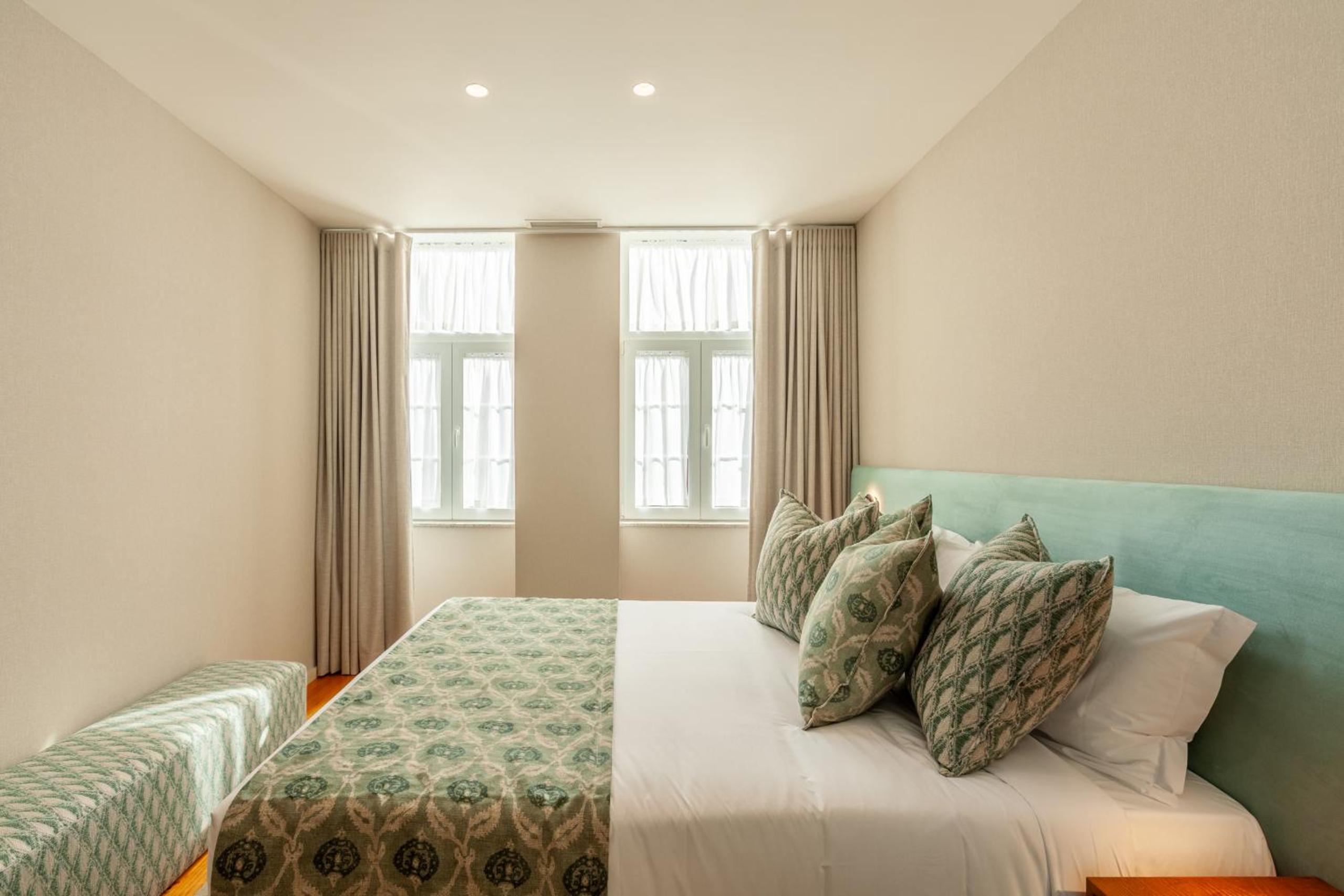 Savvy Signature Apartments