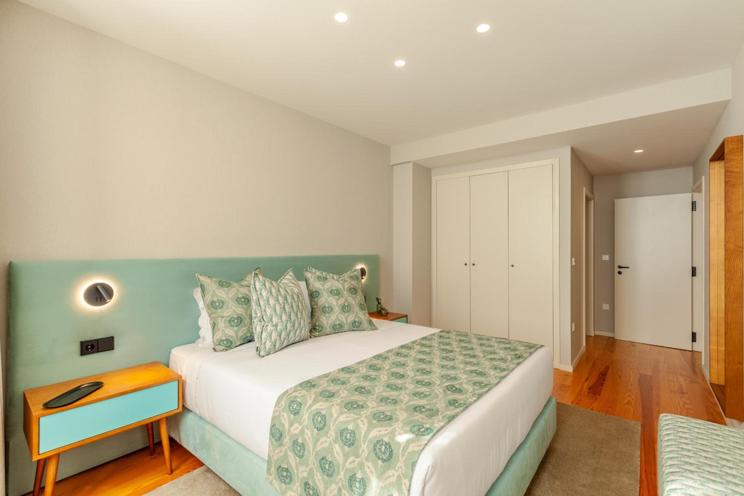 Savvy Signature Apartments