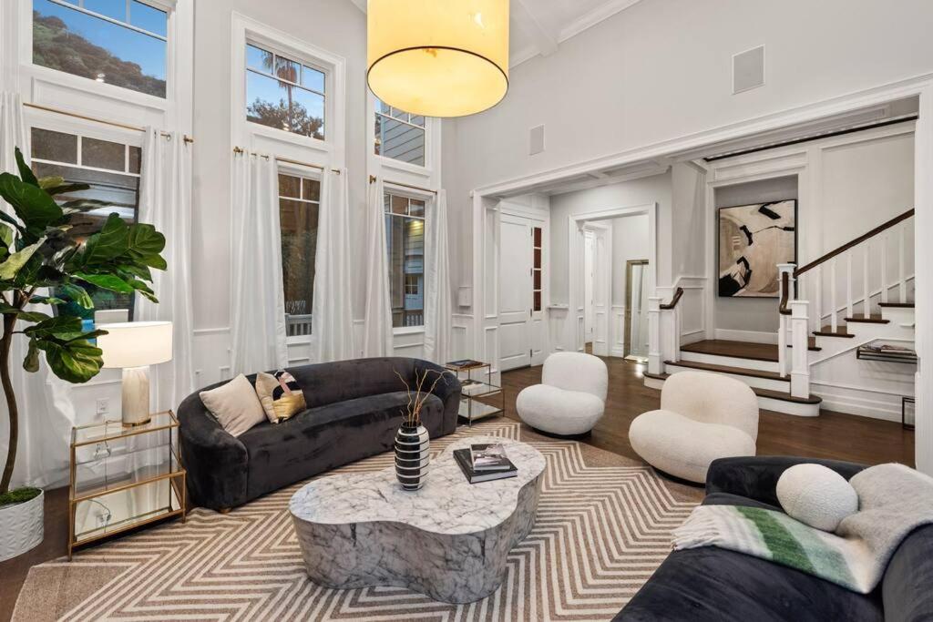 Exquisite · Elegant · Luxe · LA Upscale Retreat!