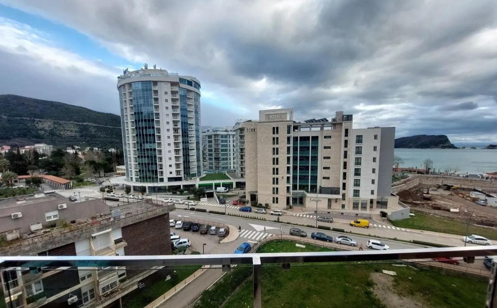TWO BEDROOM APARTMENT NEAR BEACH view 3