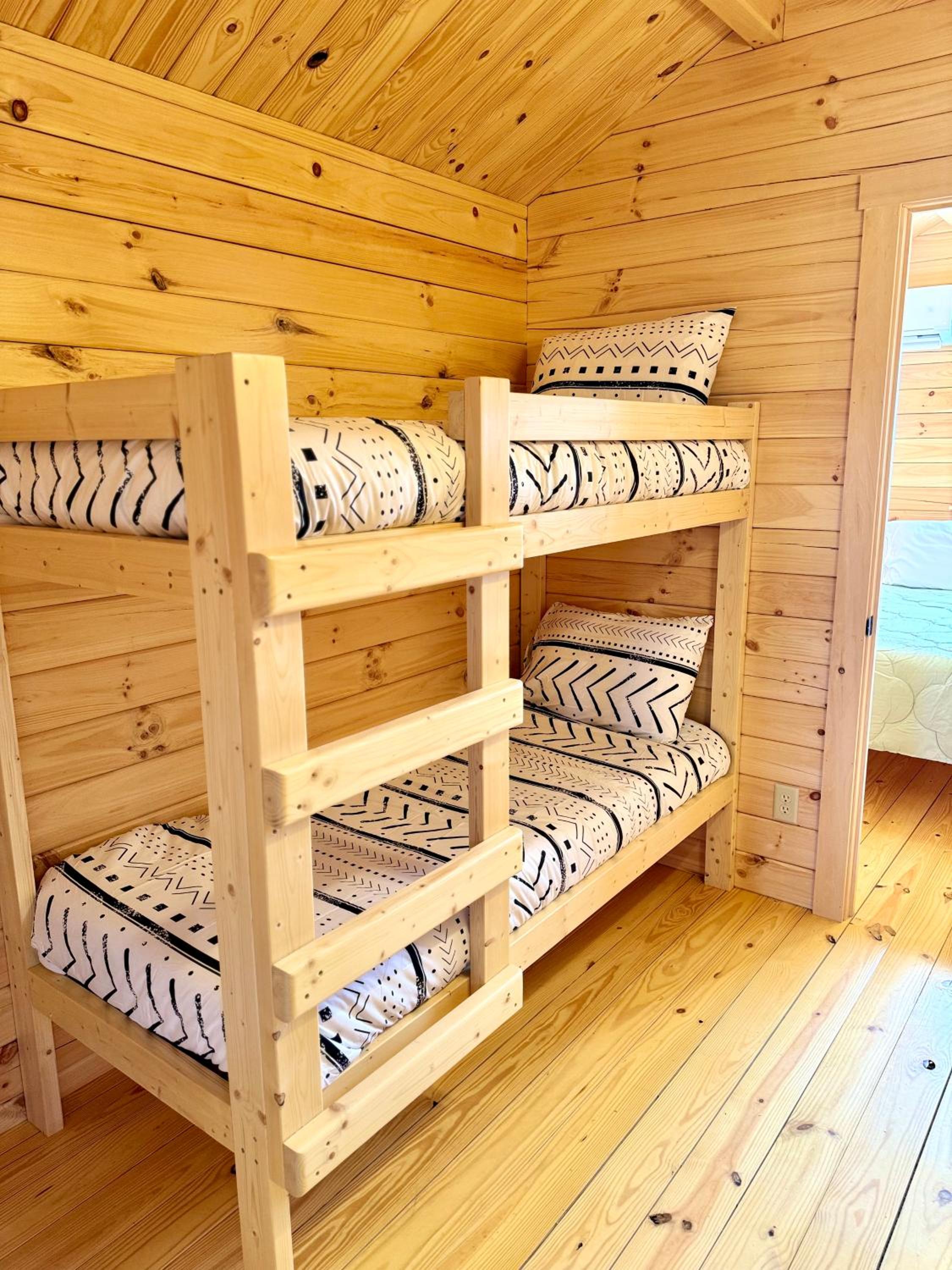 1 Bedroom Log Cabin on Lake James-Private Resort Amenities - Property Image 4