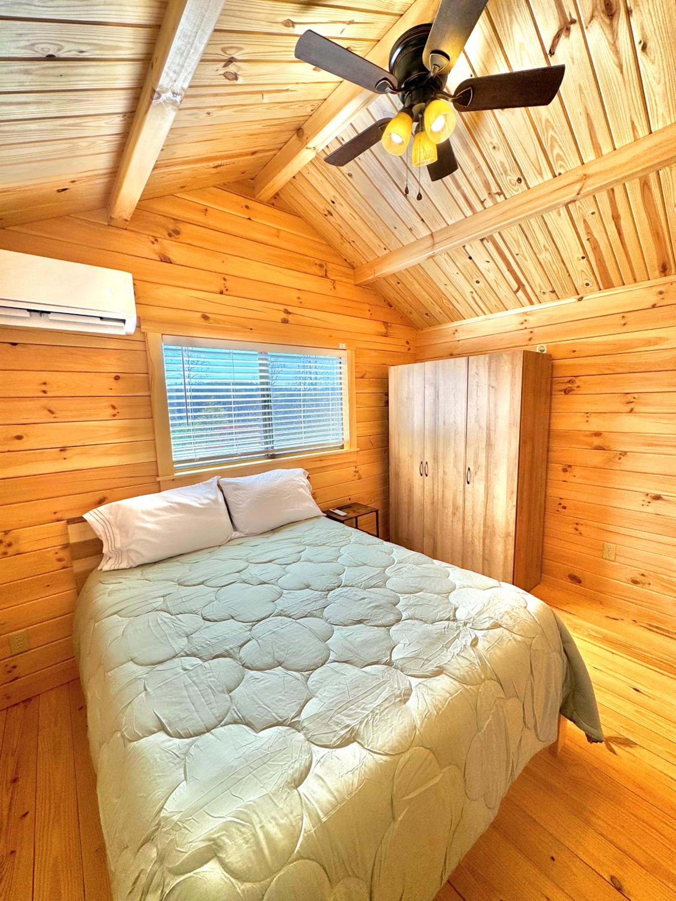 1 Bedroom Log Cabin on Lake James-Private Resort Amenities - Property Image 6