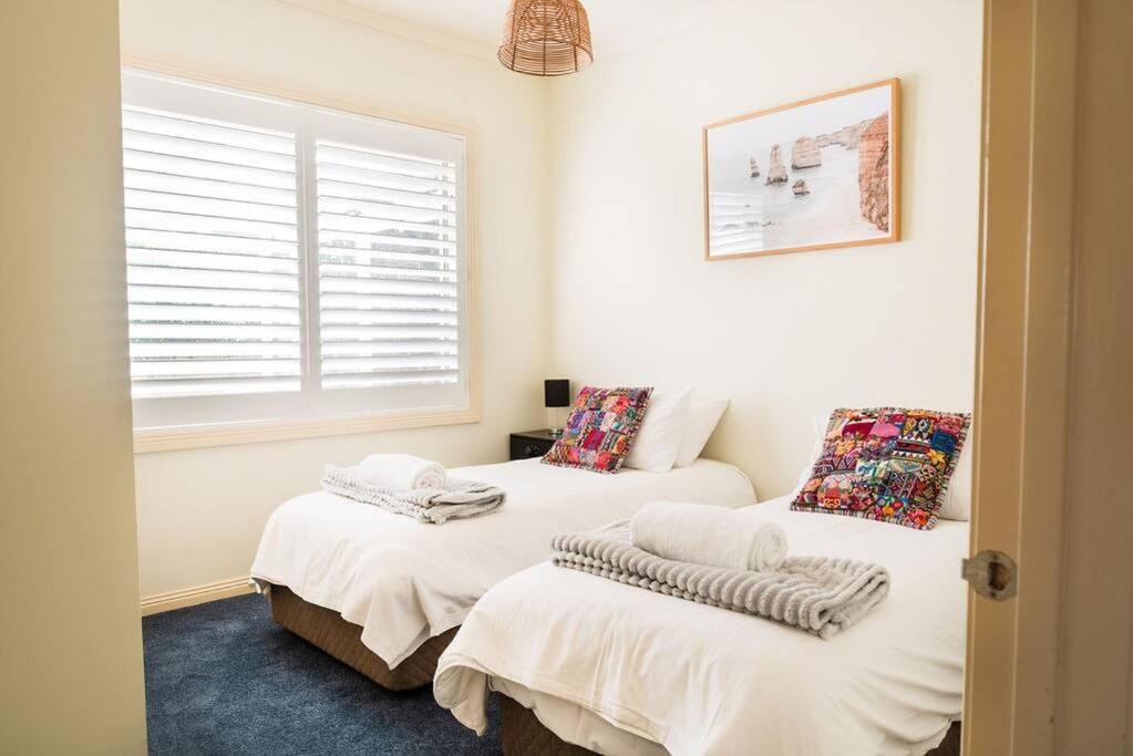 Charming Cottage, 7 mins walk to the beach and golf!