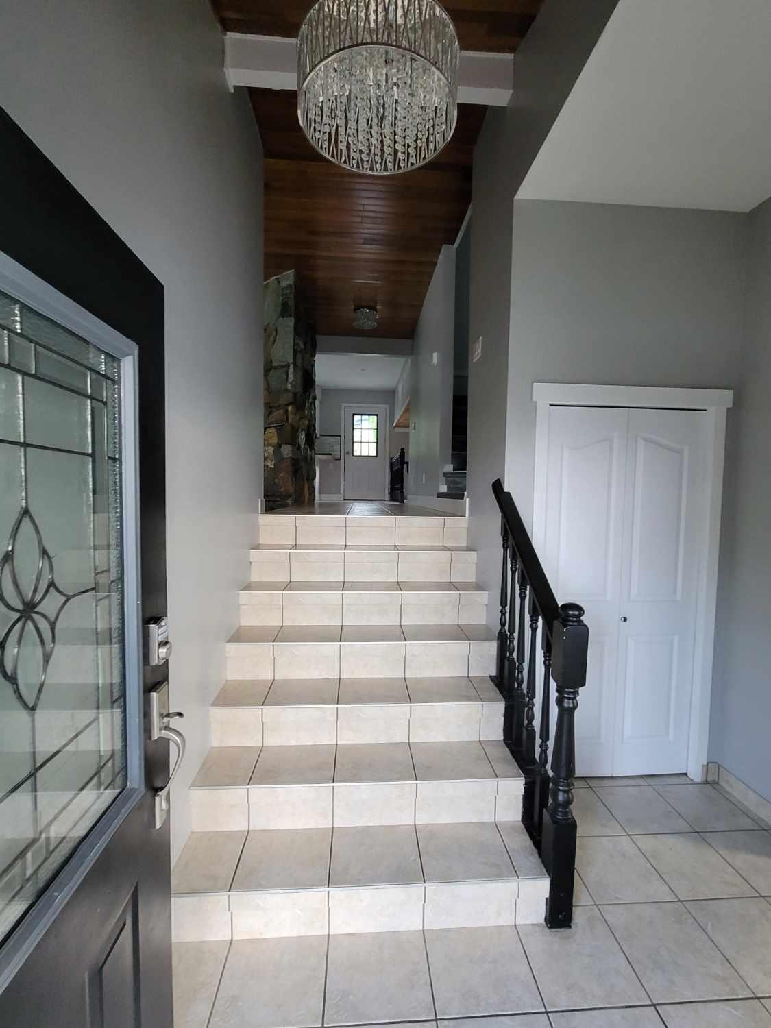 Specious Kamloops House for relaxation with great view in prestigious Sahali.