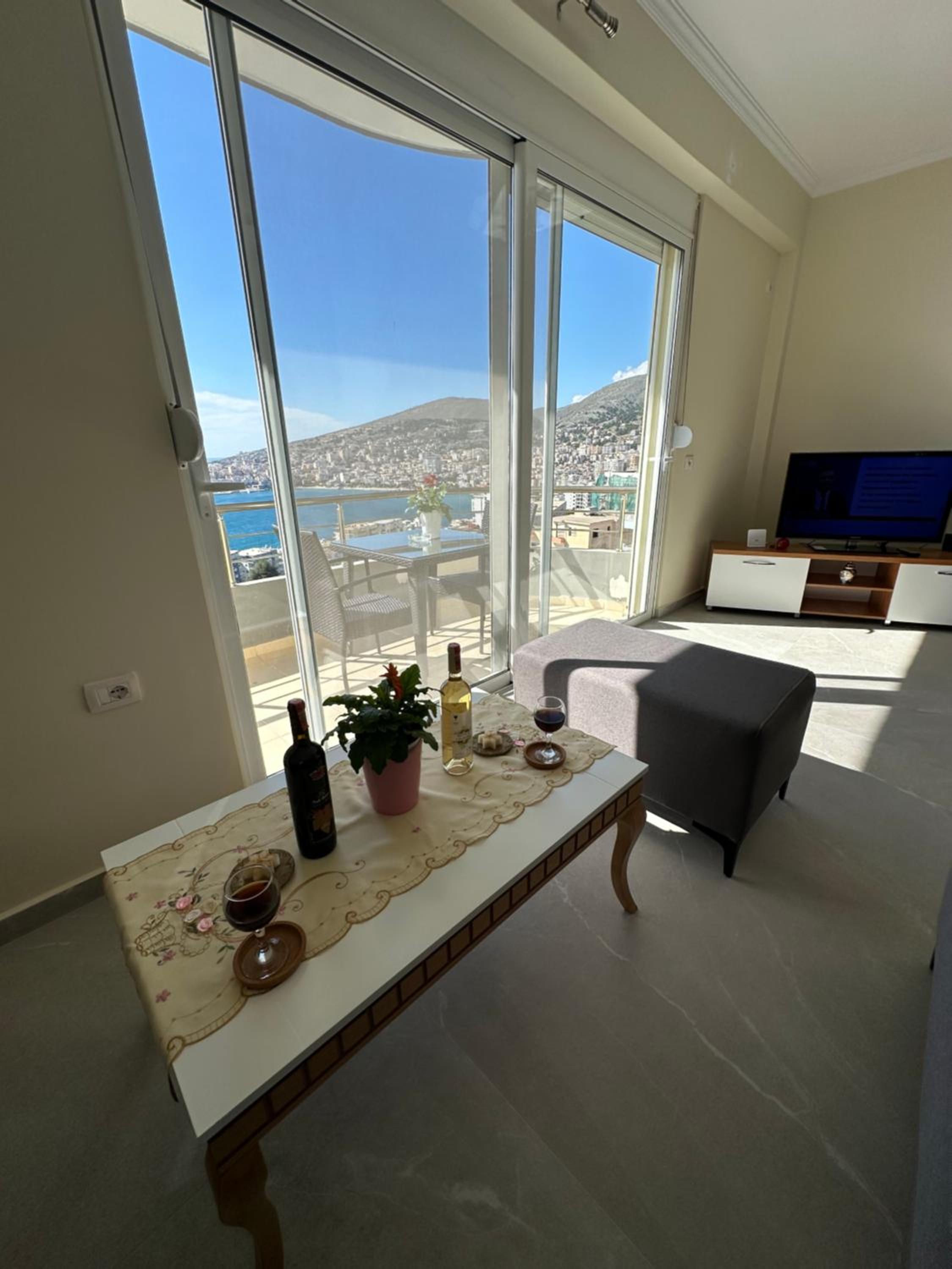 Aleksander Apartment