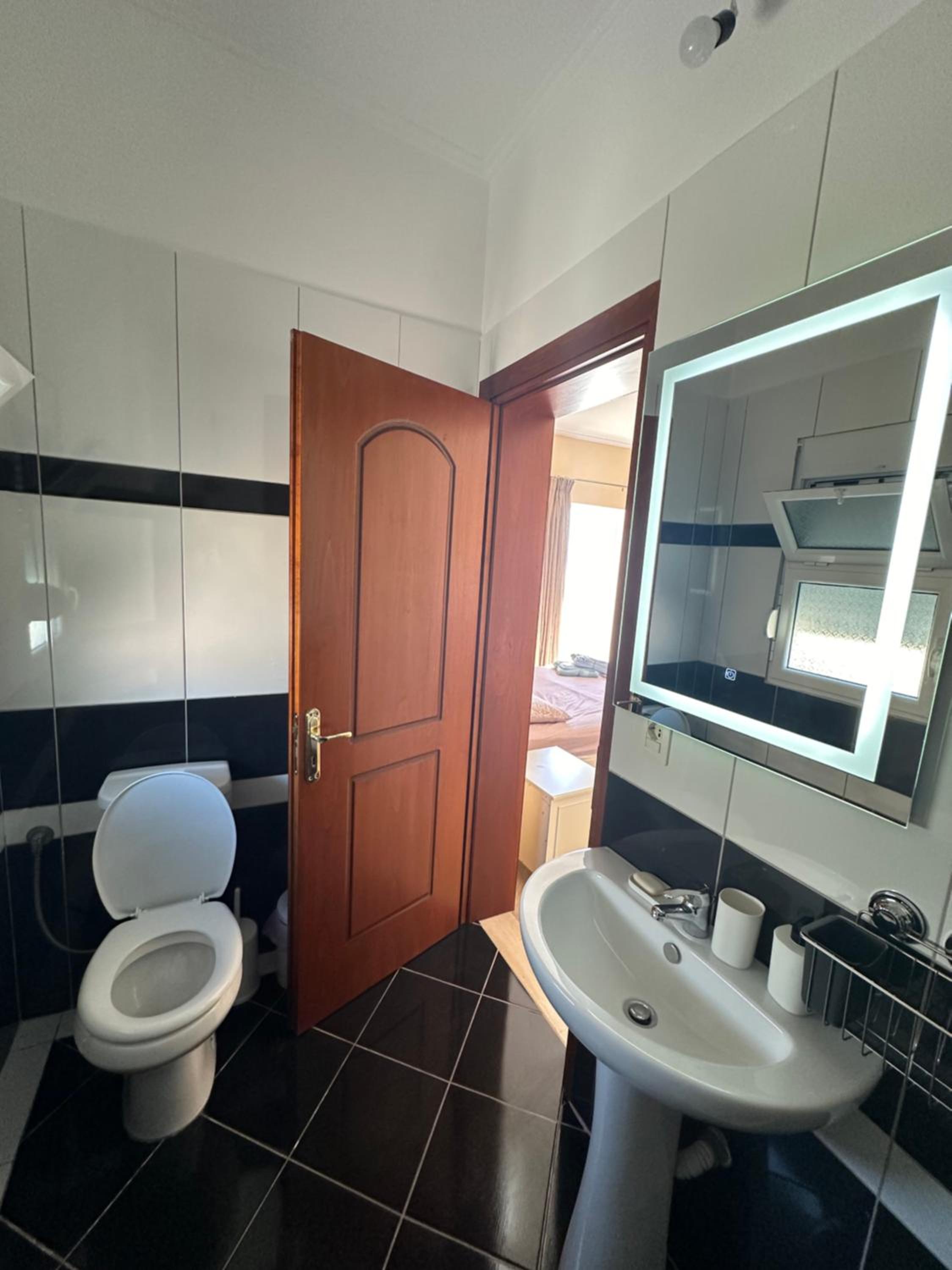 Aleksander Apartment