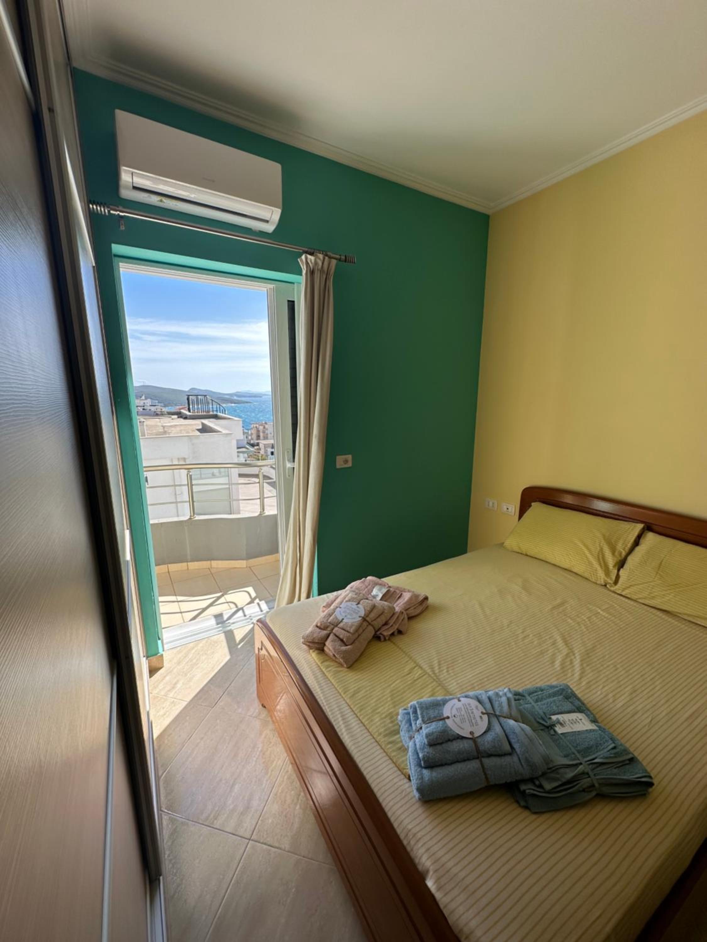 Aleksander Apartment