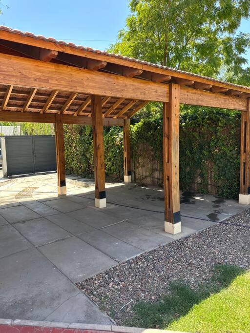 Casa con jardin excelente ubicación