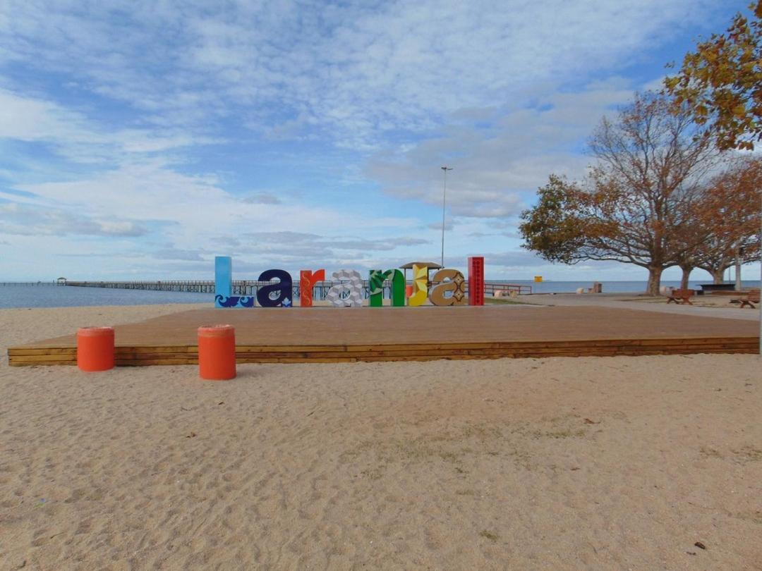 Sobrado na Praia do Laranjal