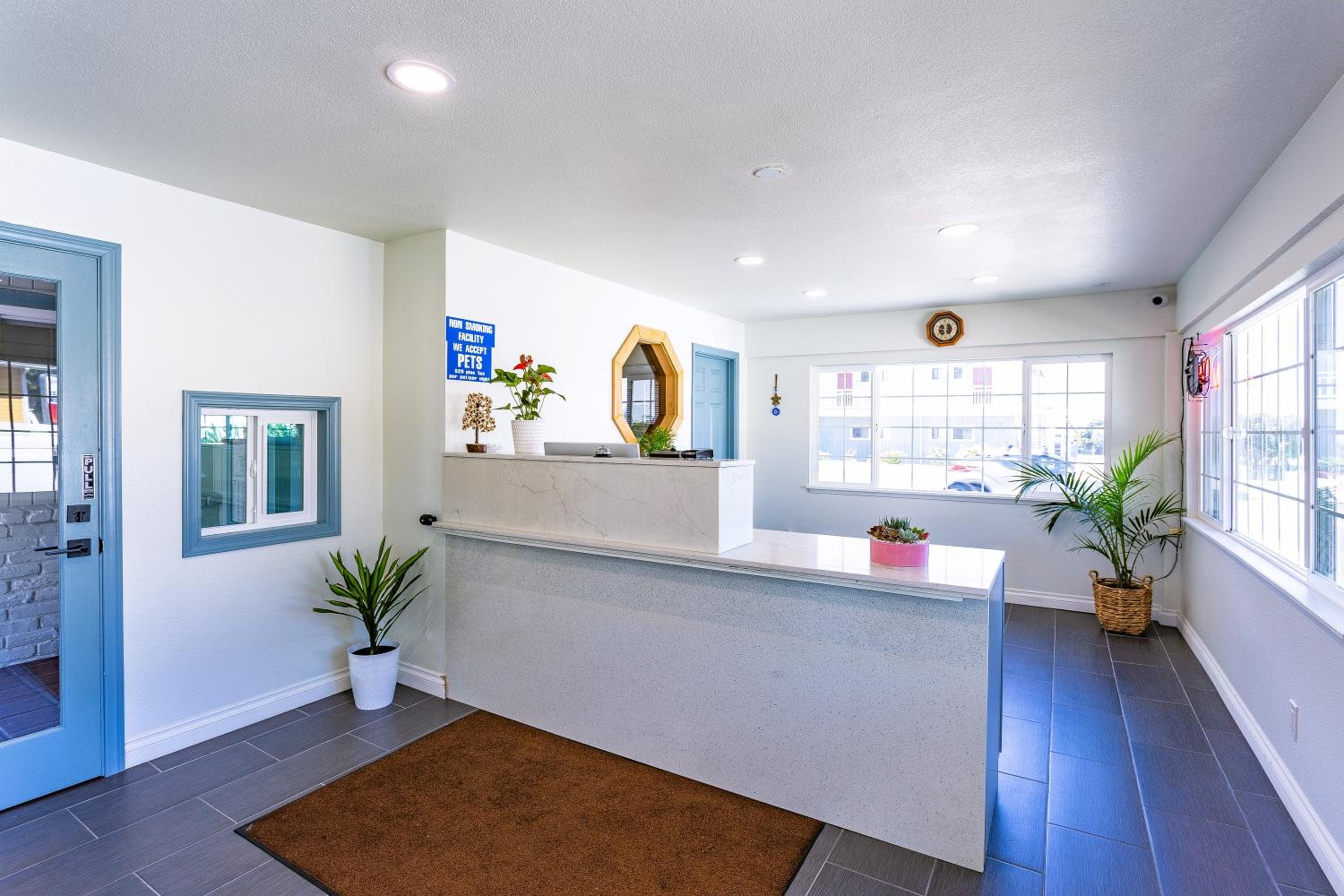 Coastal Breeze Inn view 2