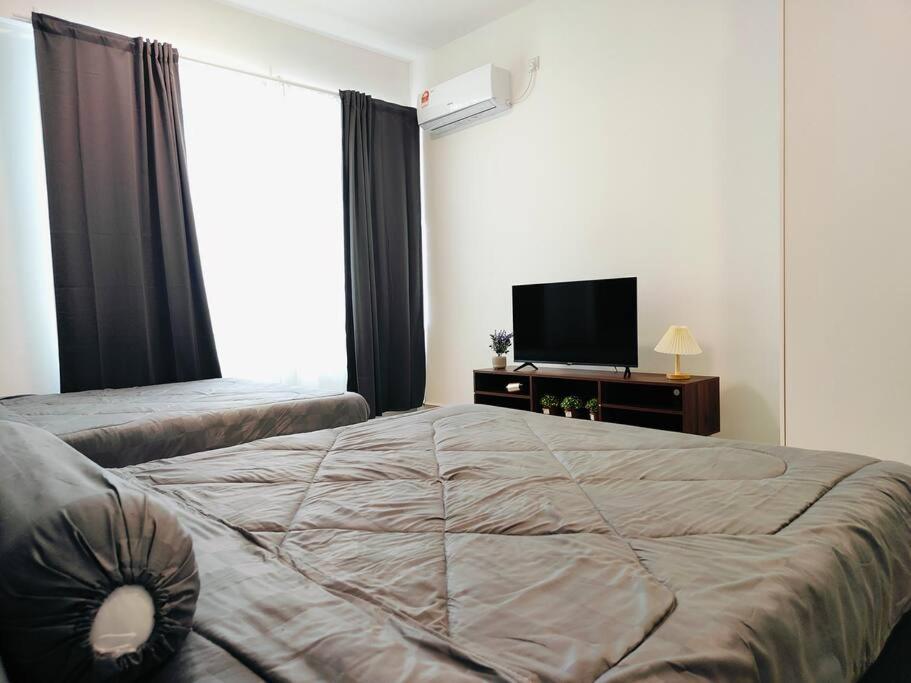 Una Cozy House Near Jonker and Heritage