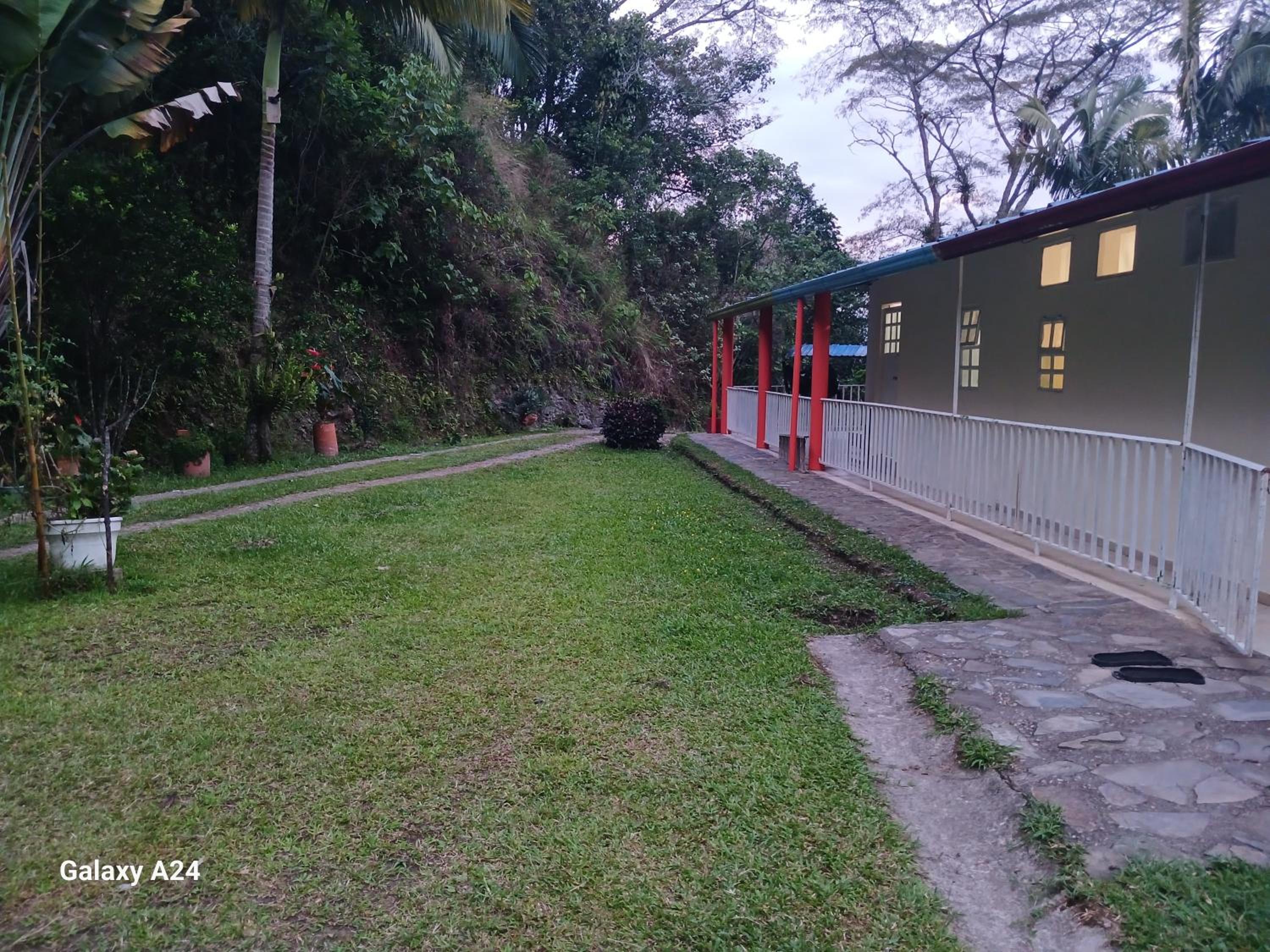 EL Refugio